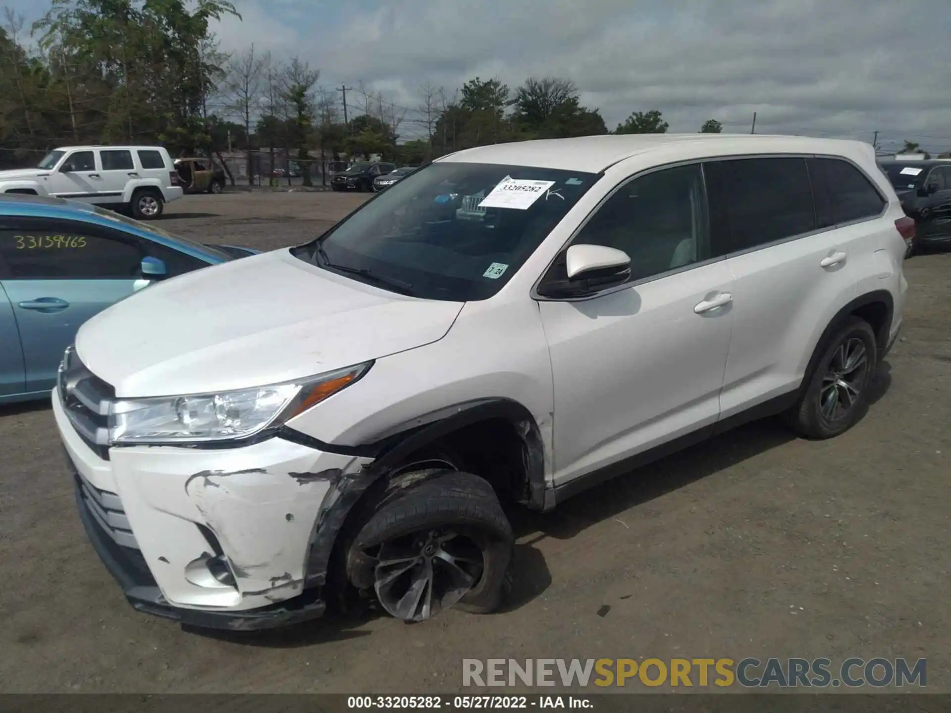 2 Photograph of a damaged car 5TDZZRFH0KS329067 TOYOTA HIGHLANDER 2019