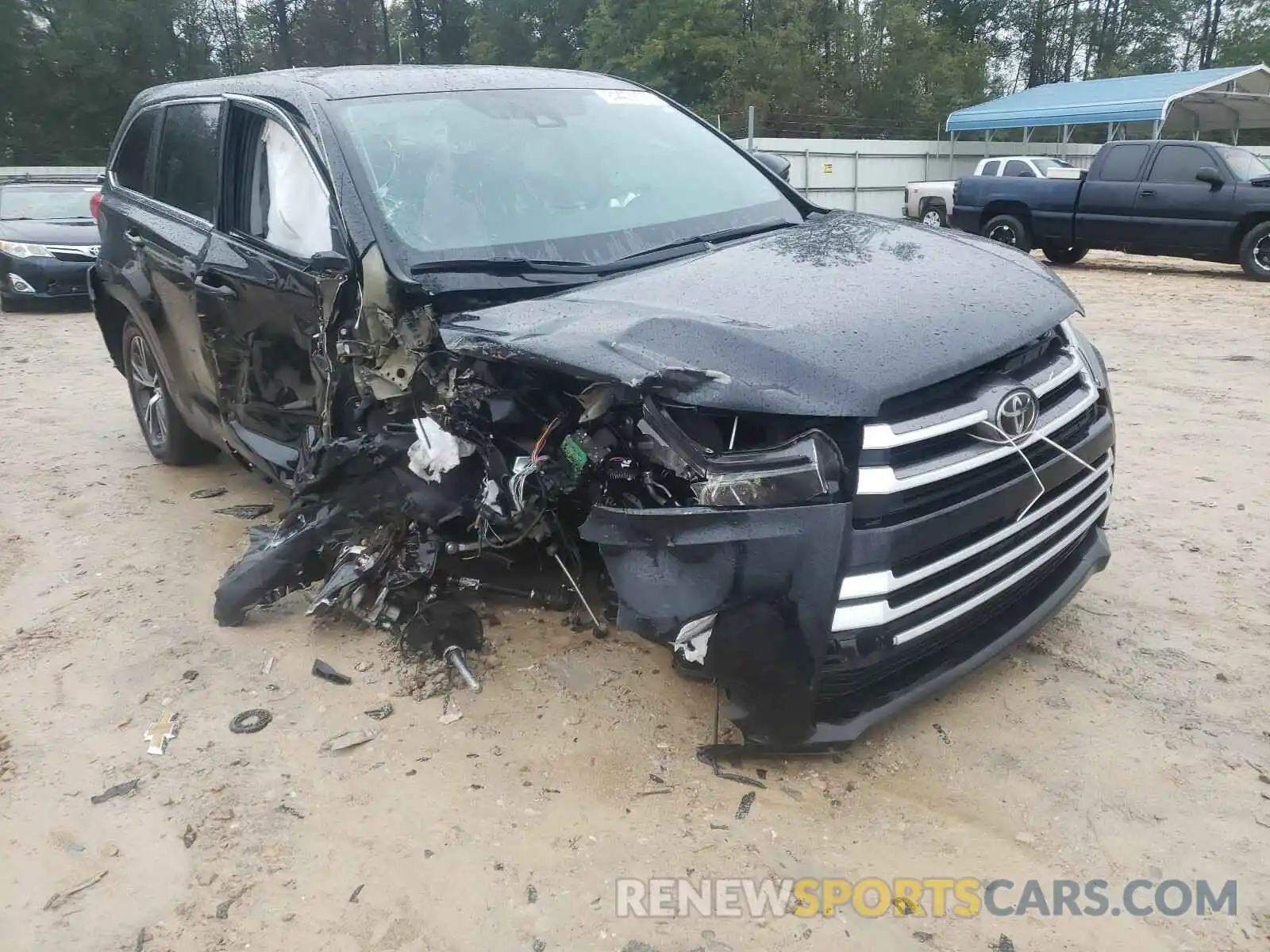 1 Photograph of a damaged car 5TDZZRFH0KS332163 TOYOTA HIGHLANDER 2019