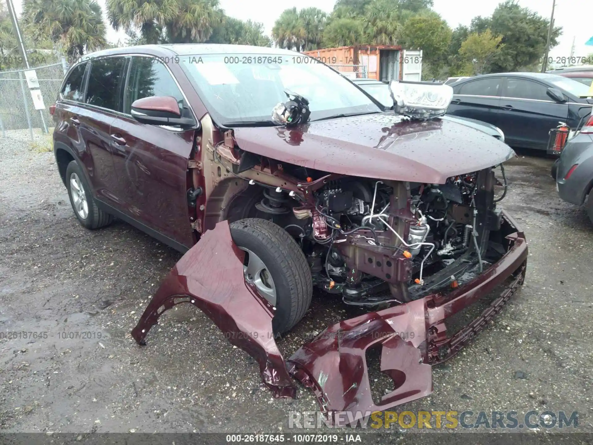 1 Photograph of a damaged car 5TDZZRFH0KS334897 TOYOTA HIGHLANDER 2019