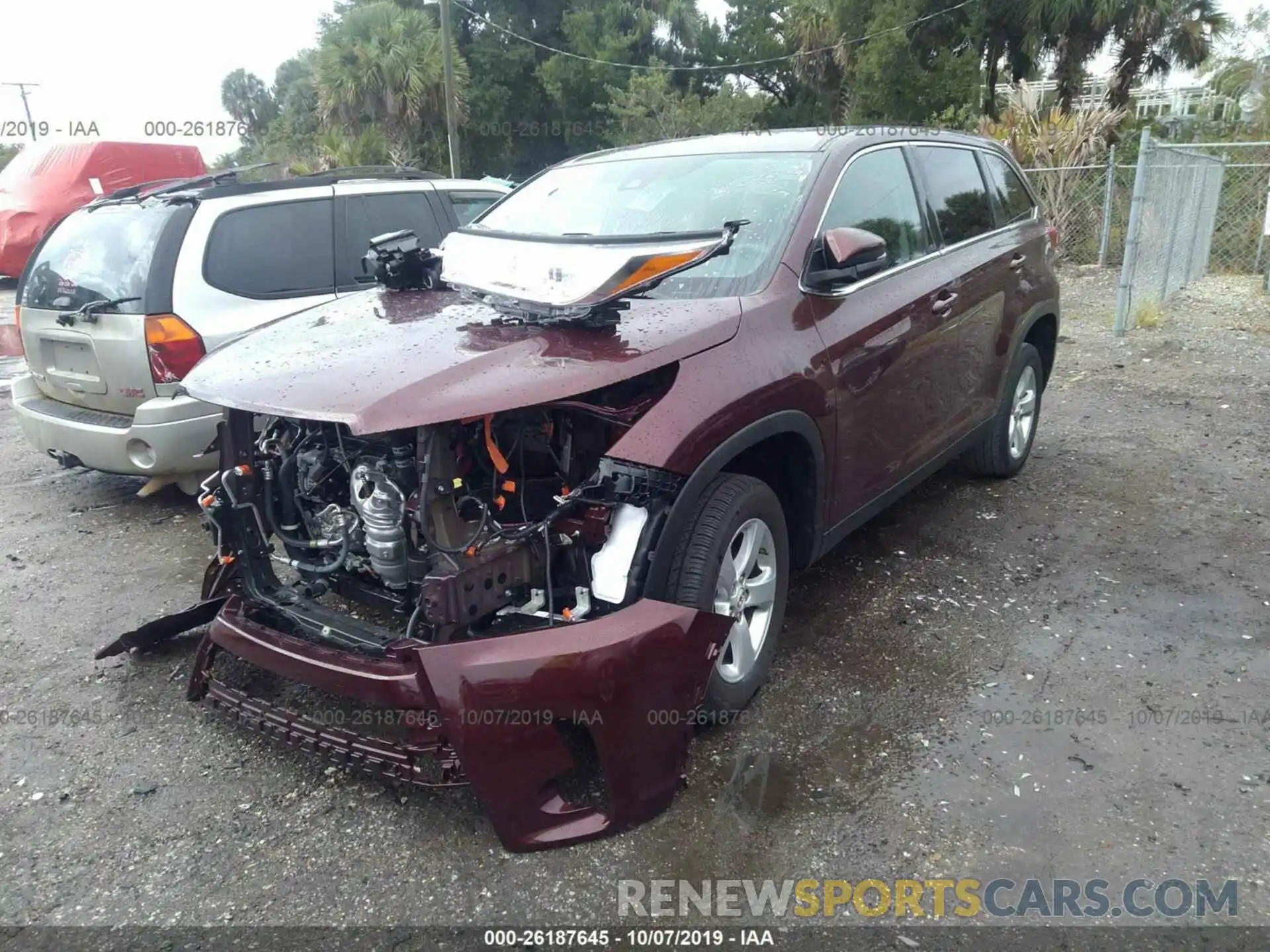 2 Photograph of a damaged car 5TDZZRFH0KS334897 TOYOTA HIGHLANDER 2019