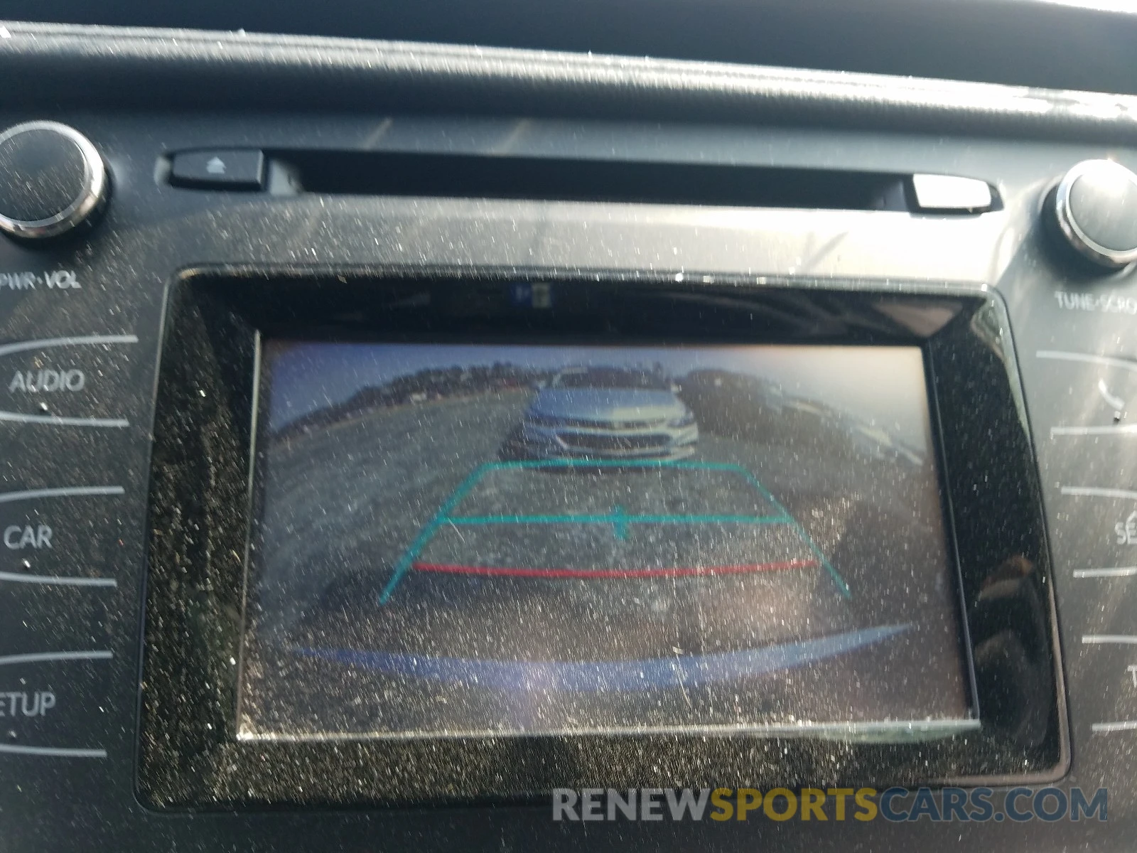 9 Photograph of a damaged car 5TDZZRFH0KS336200 TOYOTA HIGHLANDER 2019