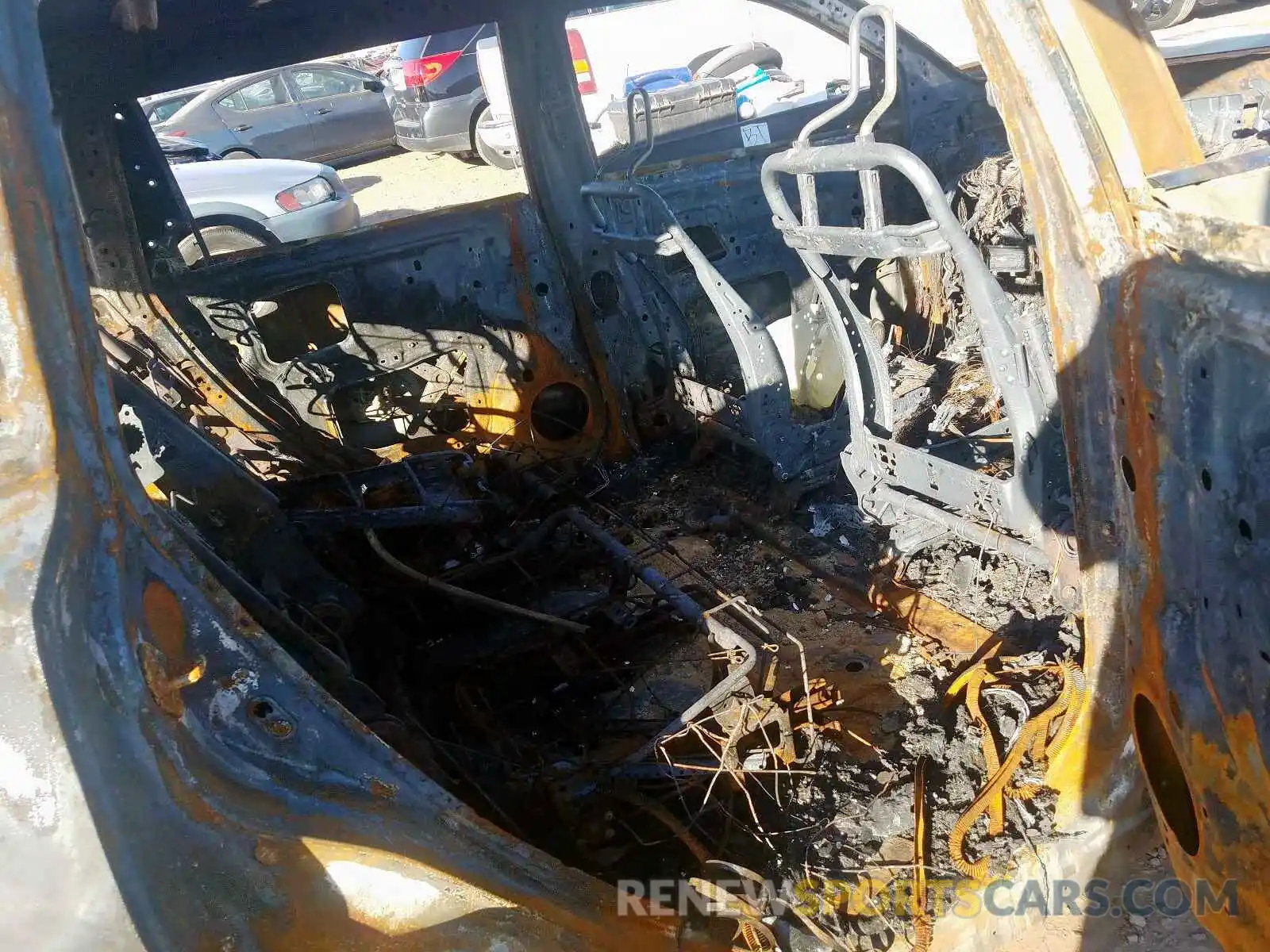 6 Photograph of a damaged car 5TDZZRFH0KS336245 TOYOTA HIGHLANDER 2019
