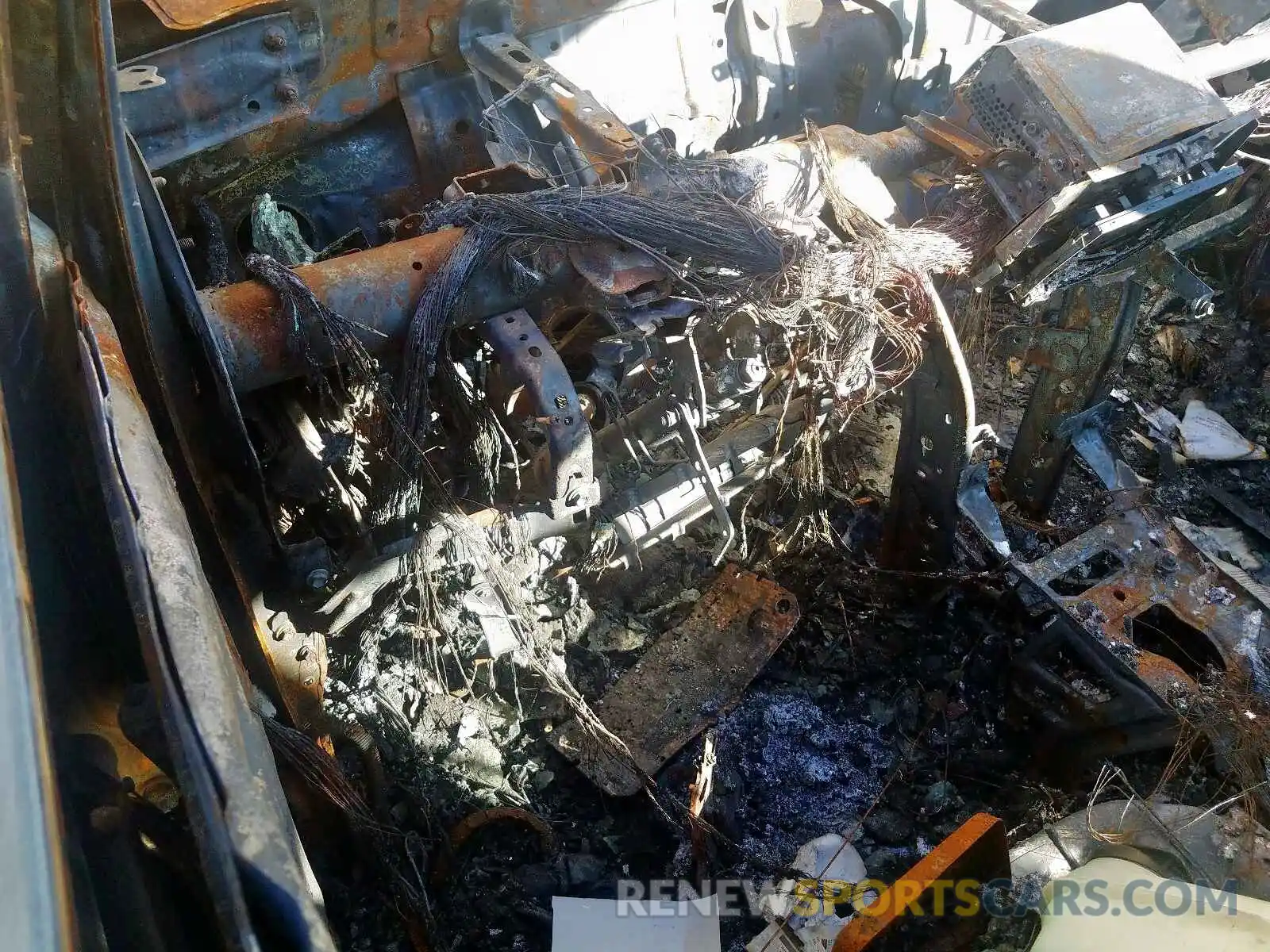 8 Photograph of a damaged car 5TDZZRFH0KS336245 TOYOTA HIGHLANDER 2019
