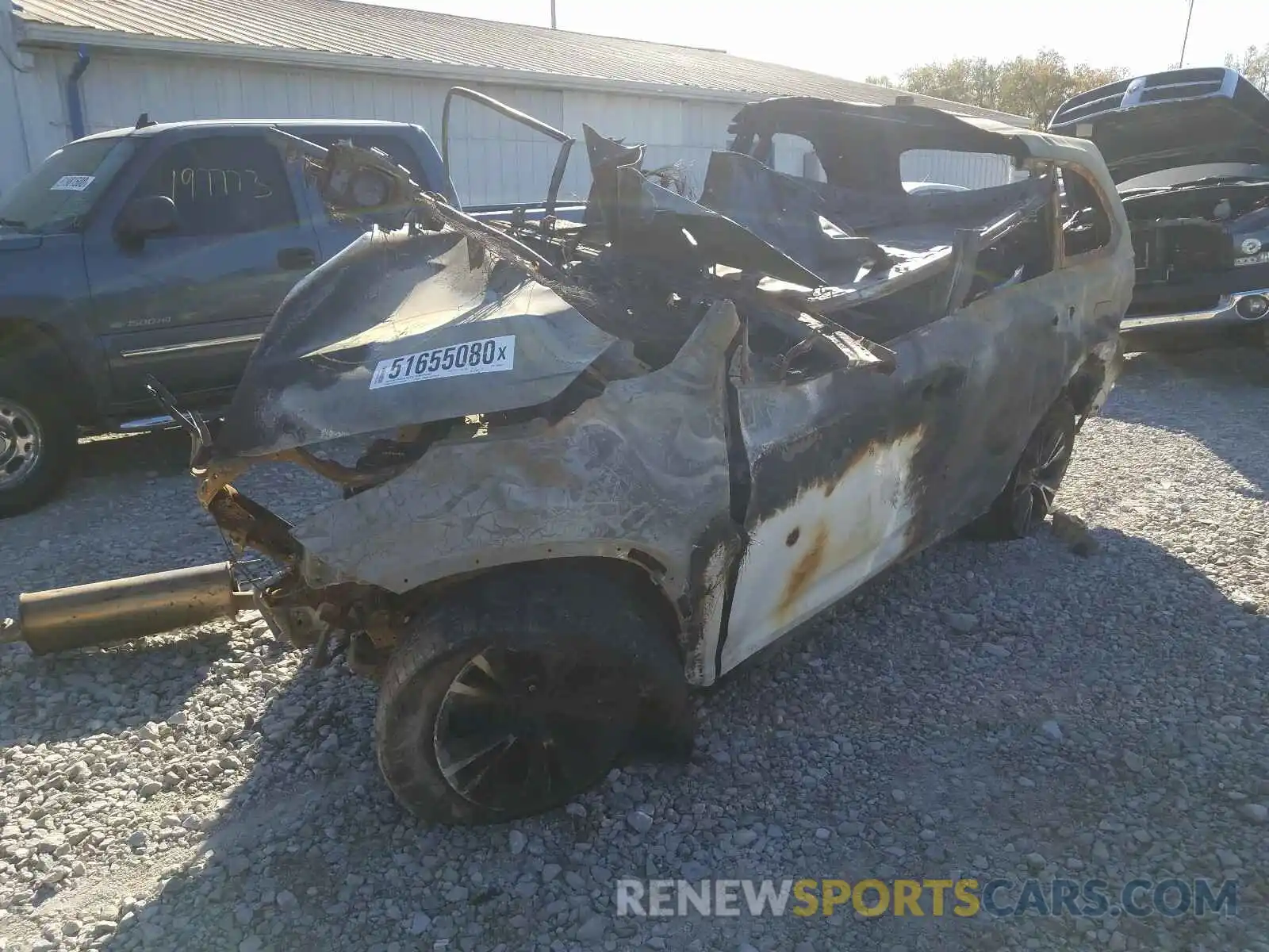 2 Photograph of a damaged car 5TDZZRFH0KS340909 TOYOTA HIGHLANDER 2019