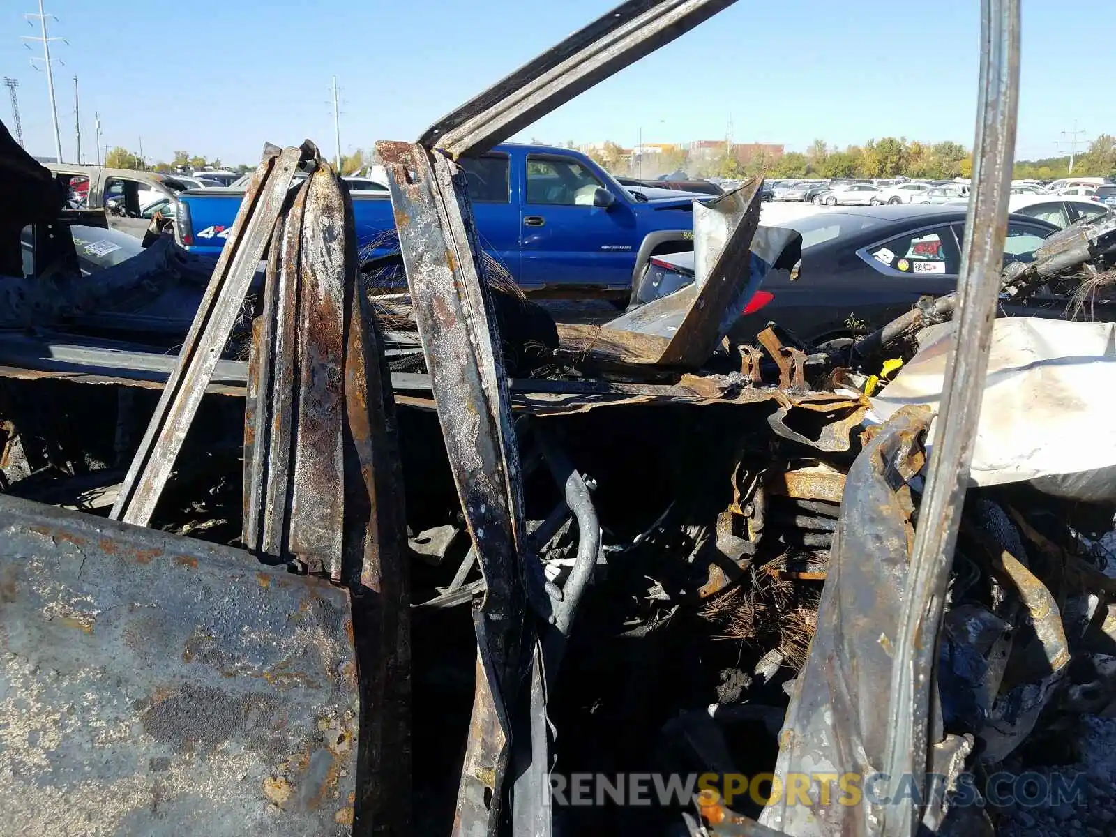 5 Photograph of a damaged car 5TDZZRFH0KS340909 TOYOTA HIGHLANDER 2019