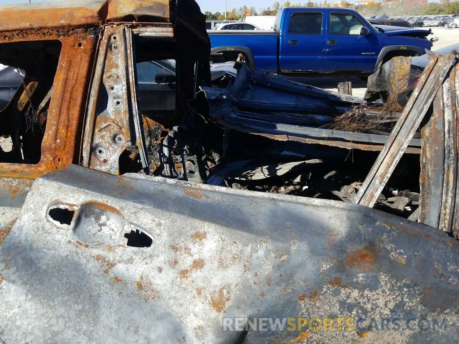 6 Photograph of a damaged car 5TDZZRFH0KS340909 TOYOTA HIGHLANDER 2019