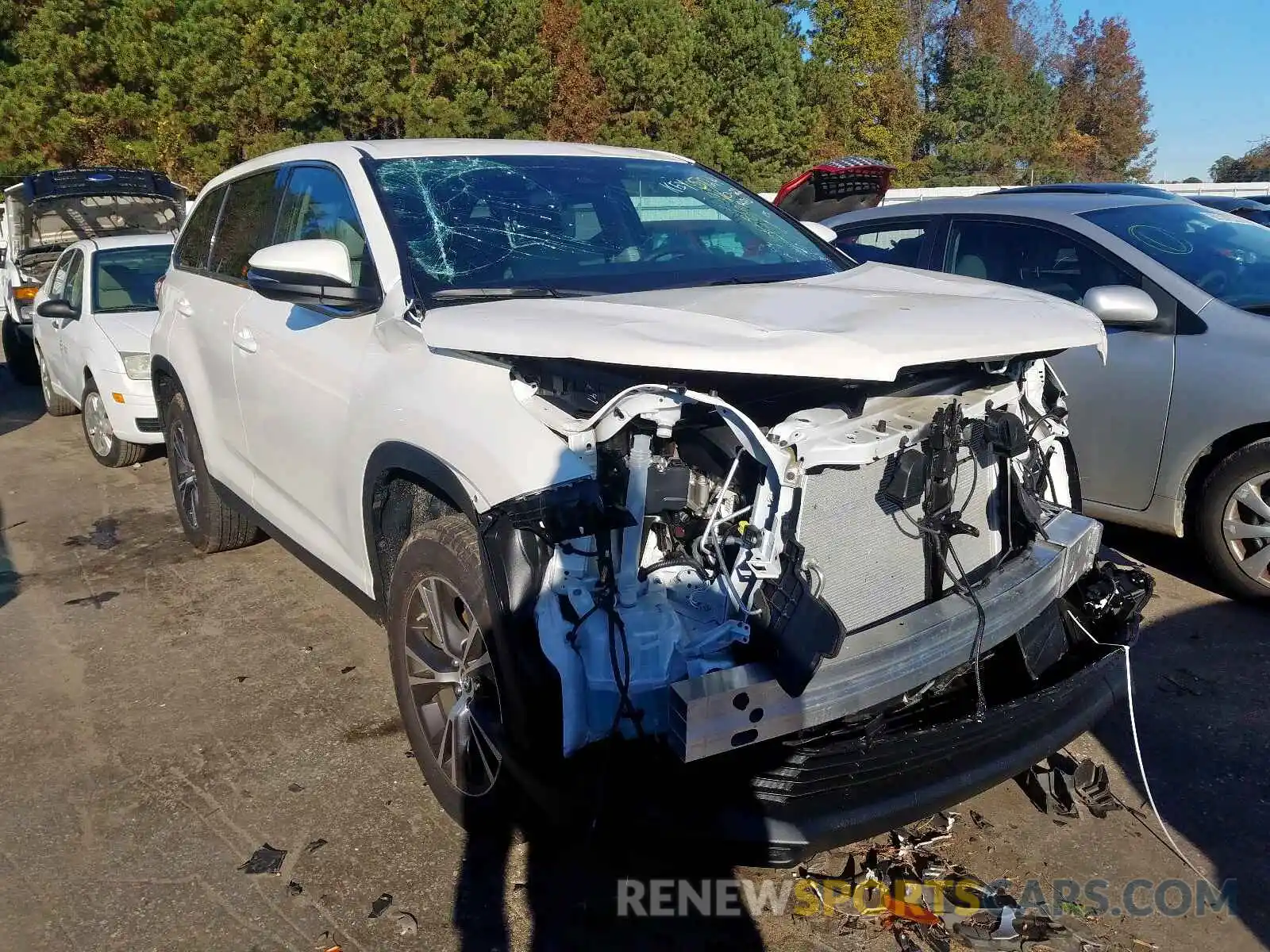 1 Photograph of a damaged car 5TDZZRFH0KS345124 TOYOTA HIGHLANDER 2019