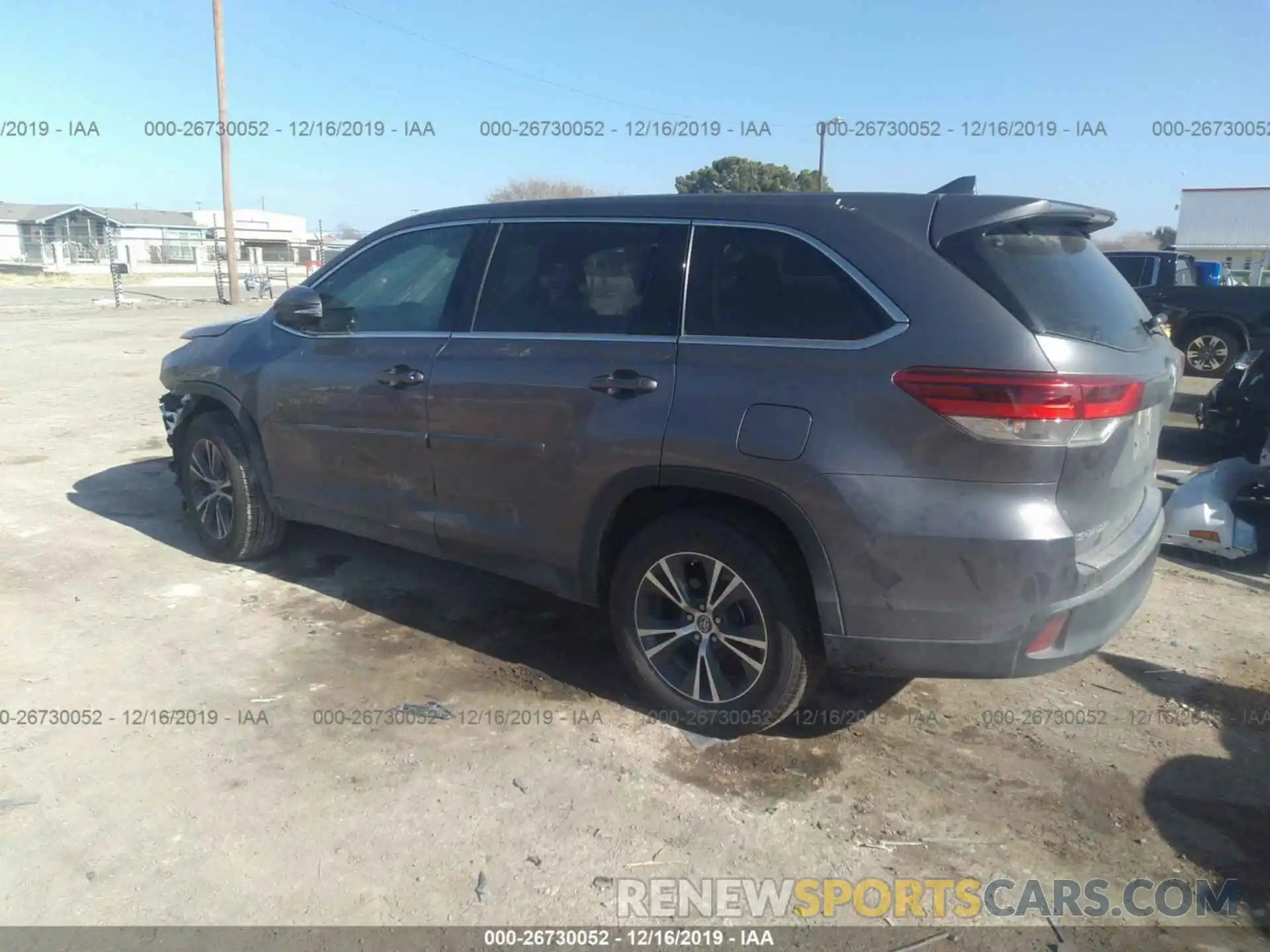 3 Photograph of a damaged car 5TDZZRFH0KS347617 TOYOTA HIGHLANDER 2019