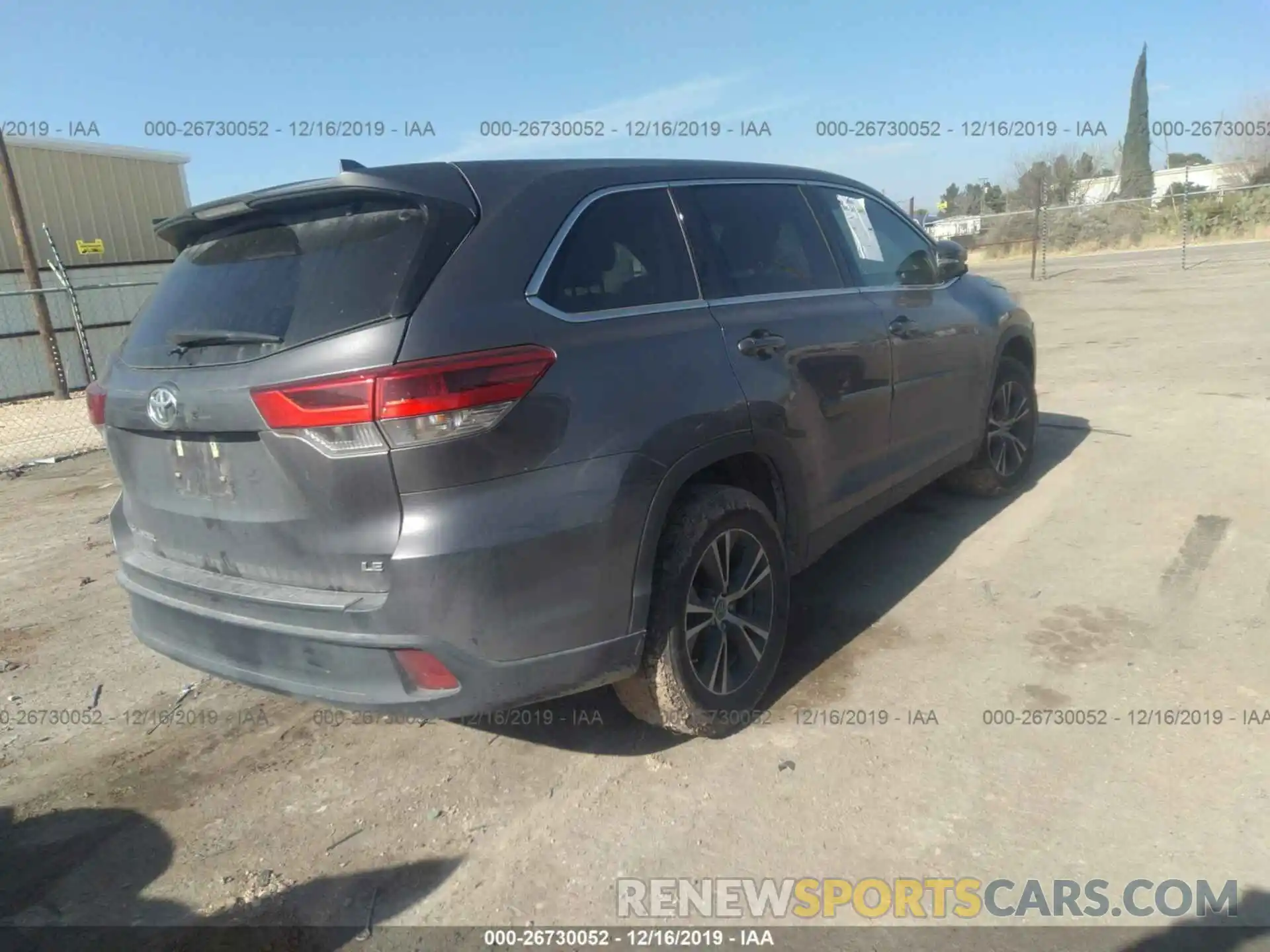 4 Photograph of a damaged car 5TDZZRFH0KS347617 TOYOTA HIGHLANDER 2019