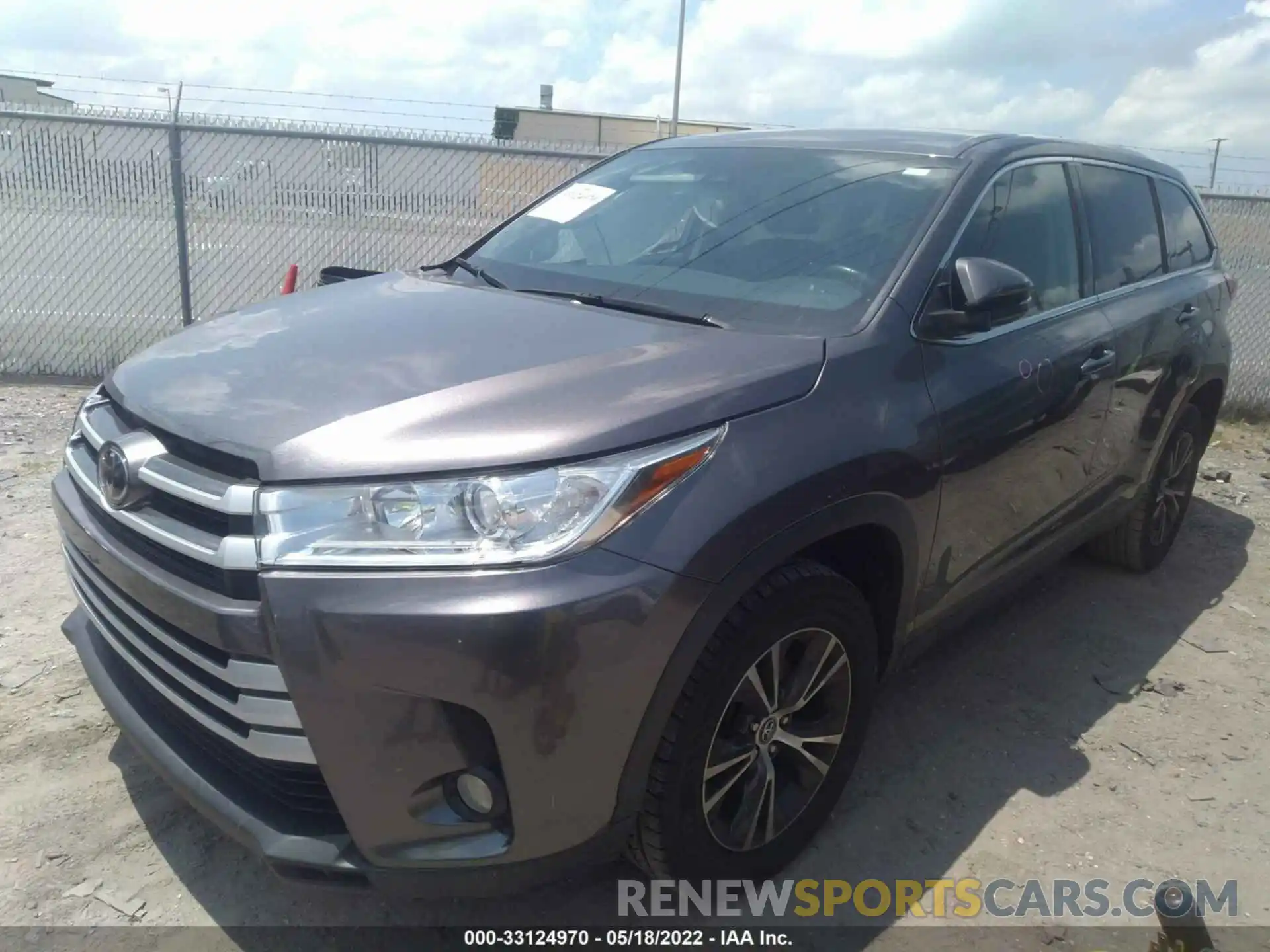 2 Photograph of a damaged car 5TDZZRFH0KS348881 TOYOTA HIGHLANDER 2019