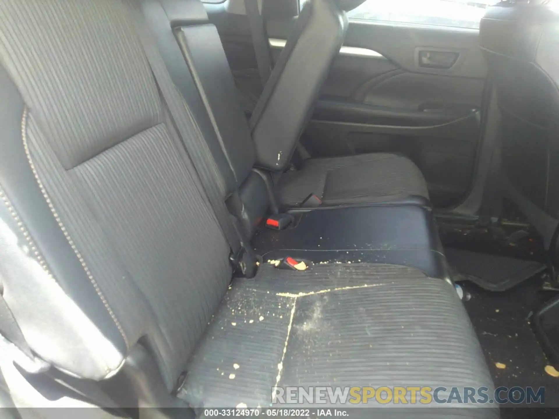 8 Photograph of a damaged car 5TDZZRFH0KS348881 TOYOTA HIGHLANDER 2019