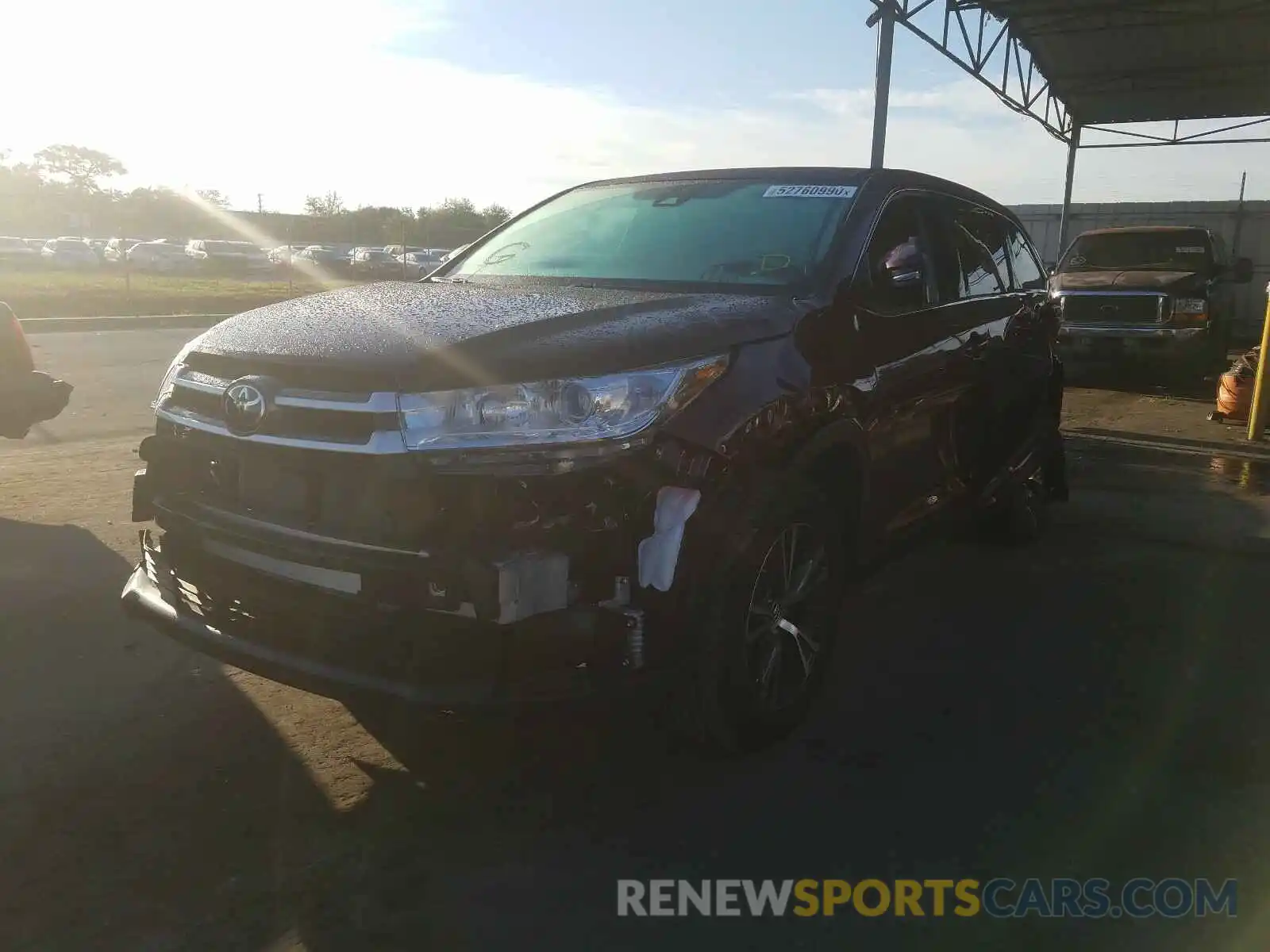 2 Photograph of a damaged car 5TDZZRFH0KS353871 TOYOTA HIGHLANDER 2019