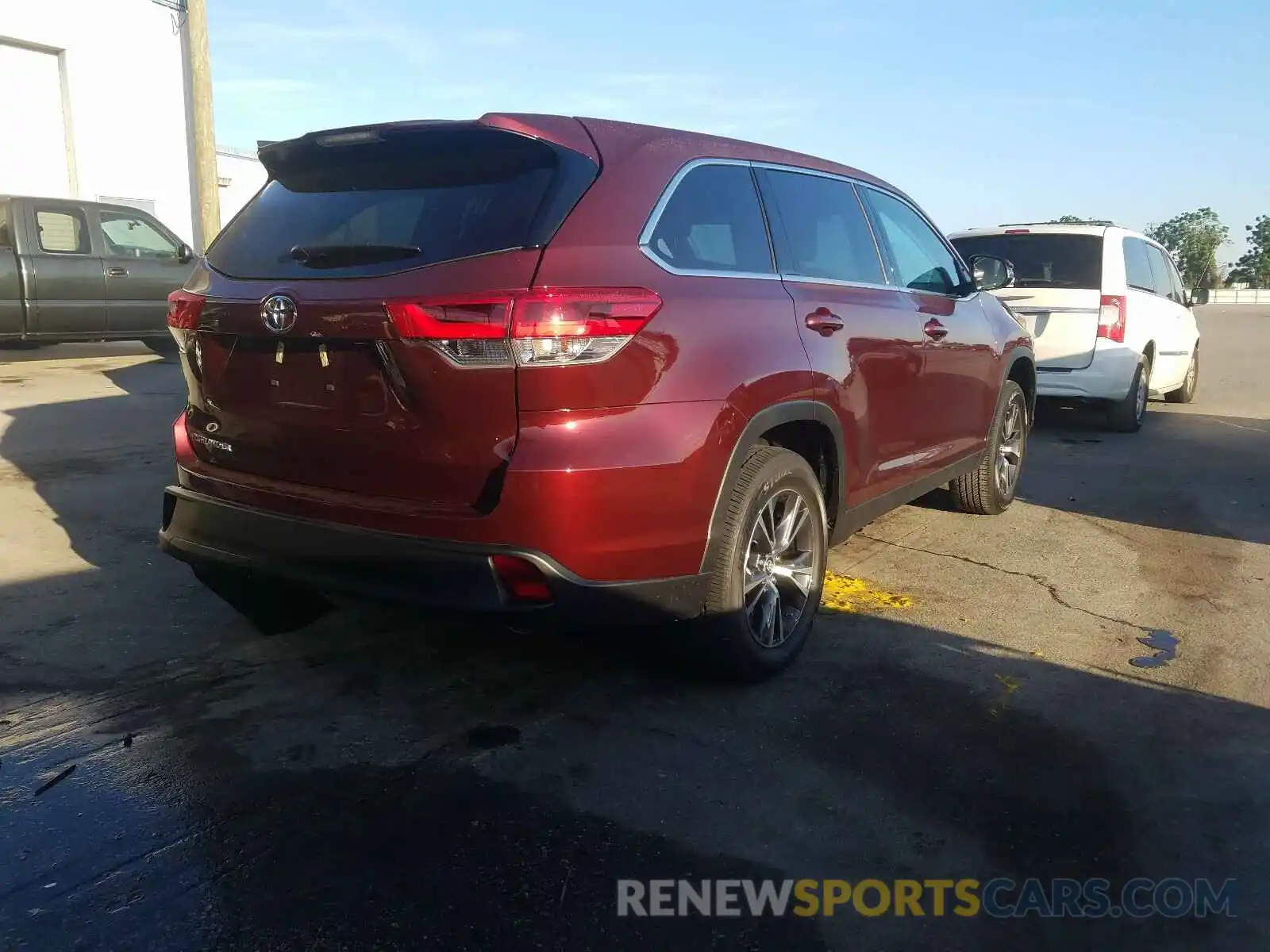 4 Фотография поврежденного автомобиля 5TDZZRFH0KS353871 TOYOTA HIGHLANDER 2019