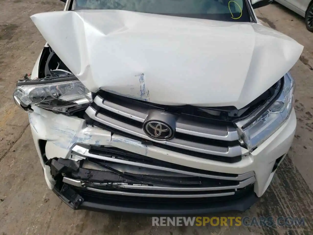 7 Photograph of a damaged car 5TDZZRFH0KS358679 TOYOTA HIGHLANDER 2019