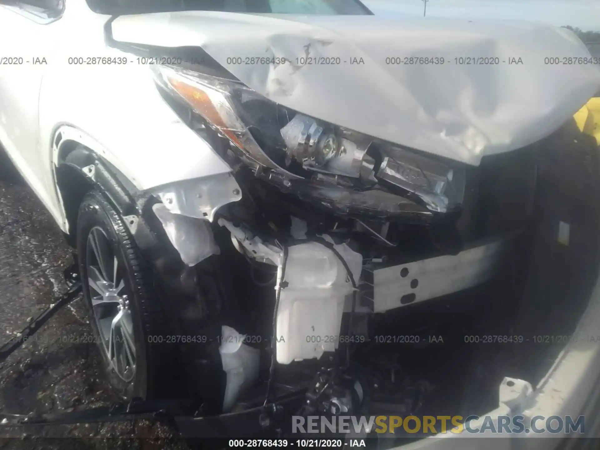 6 Photograph of a damaged car 5TDZZRFH0KS360626 TOYOTA HIGHLANDER 2019