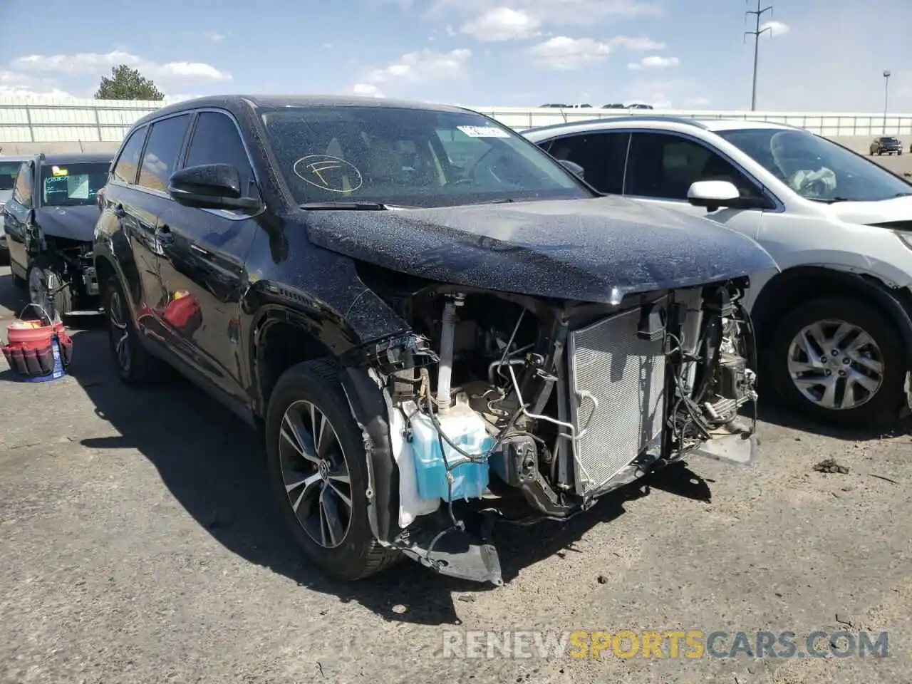 9 Photograph of a damaged car 5TDZZRFH0KS363767 TOYOTA HIGHLANDER 2019