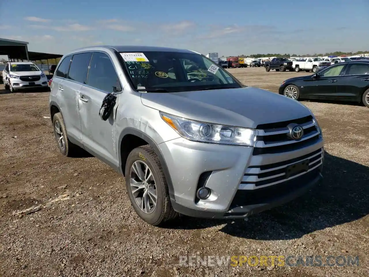 1 Photograph of a damaged car 5TDZZRFH0KS364076 TOYOTA HIGHLANDER 2019