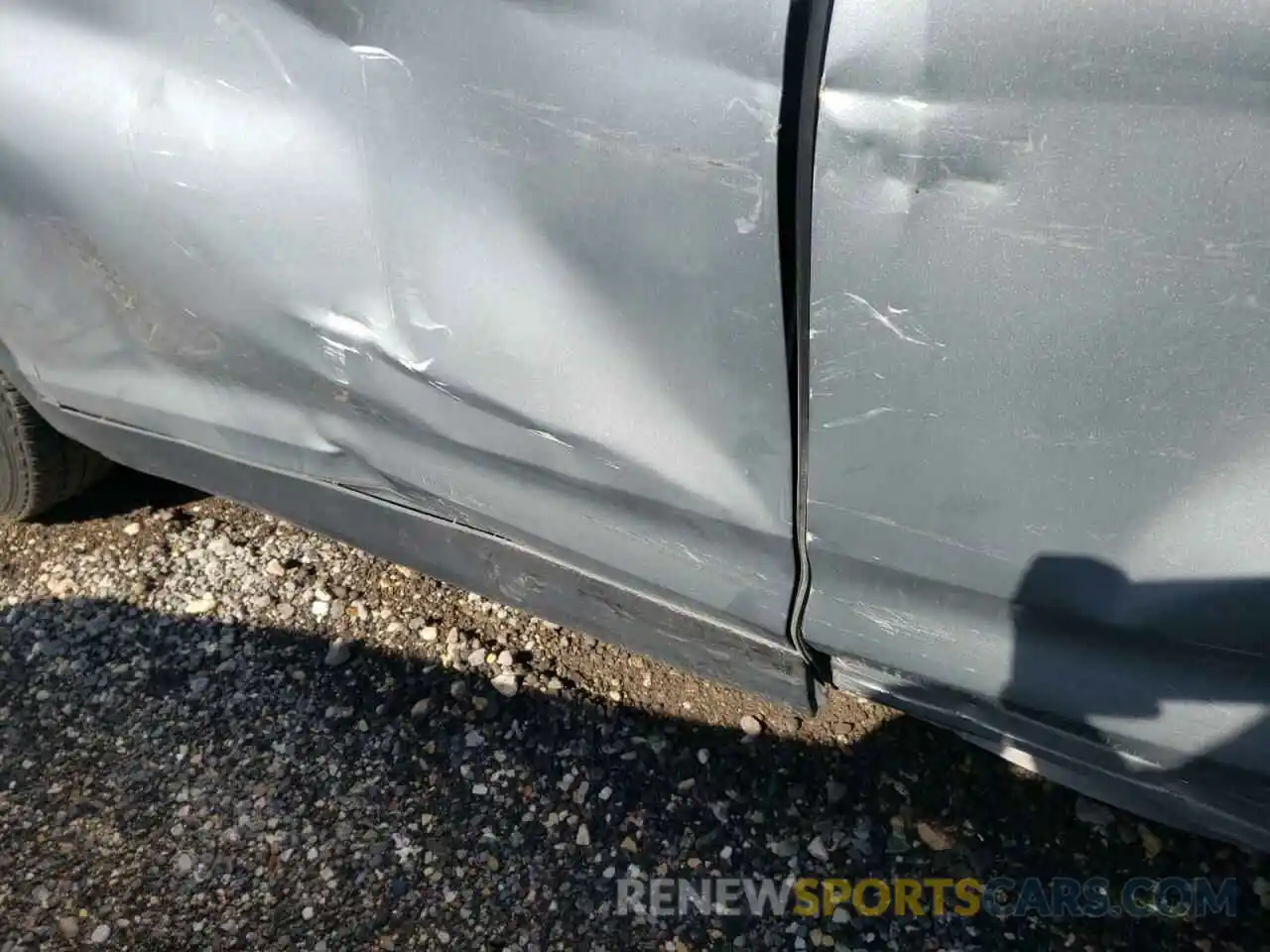 10 Photograph of a damaged car 5TDZZRFH0KS364076 TOYOTA HIGHLANDER 2019