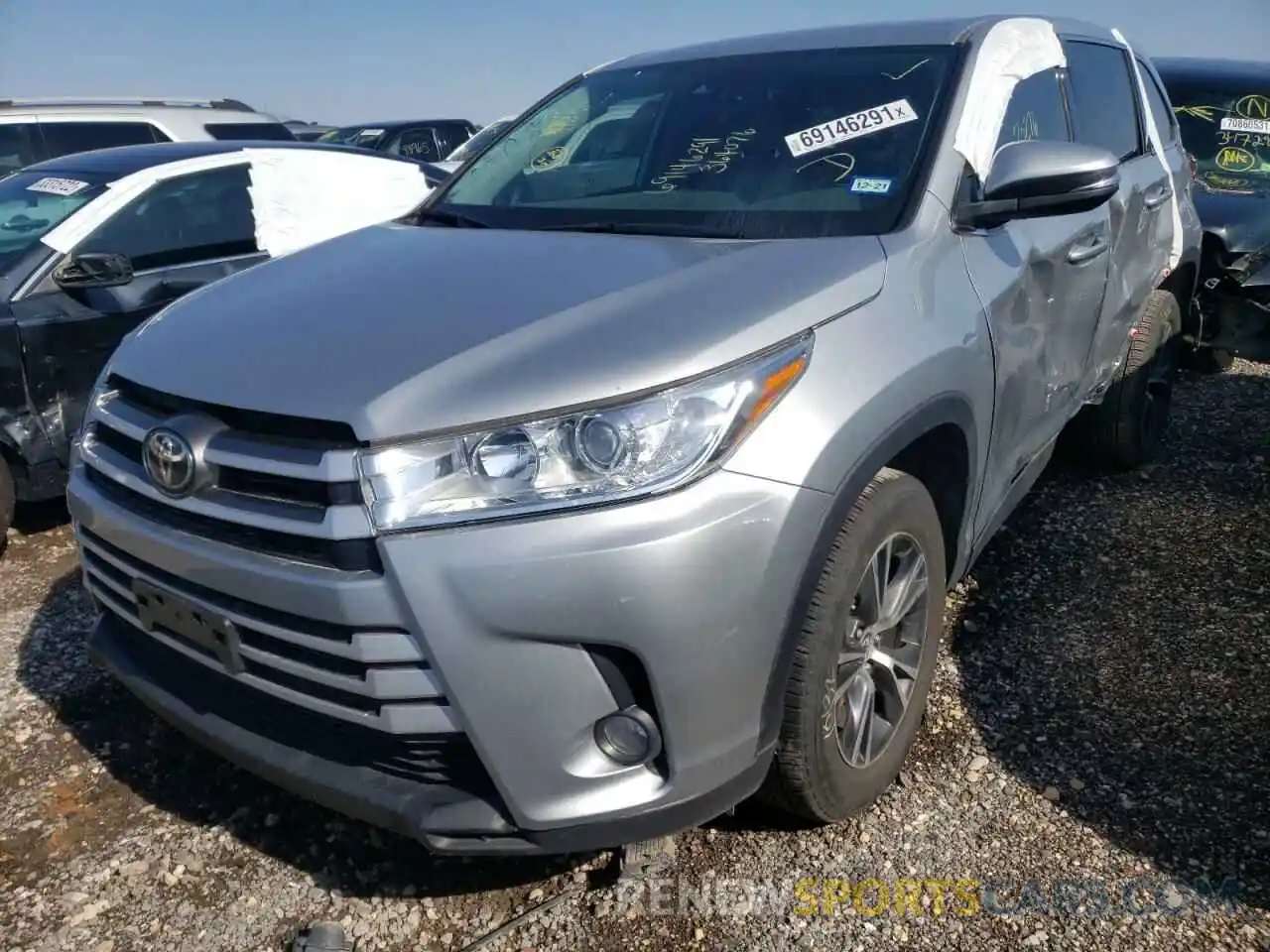 2 Photograph of a damaged car 5TDZZRFH0KS364076 TOYOTA HIGHLANDER 2019