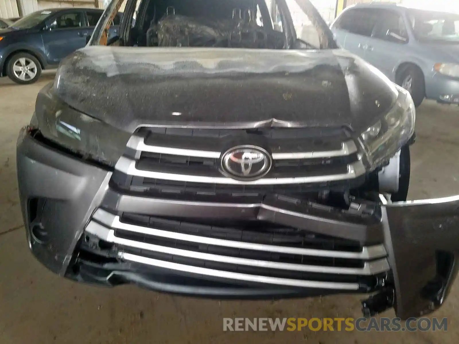 7 Photograph of a damaged car 5TDZZRFH0KS366202 TOYOTA HIGHLANDER 2019