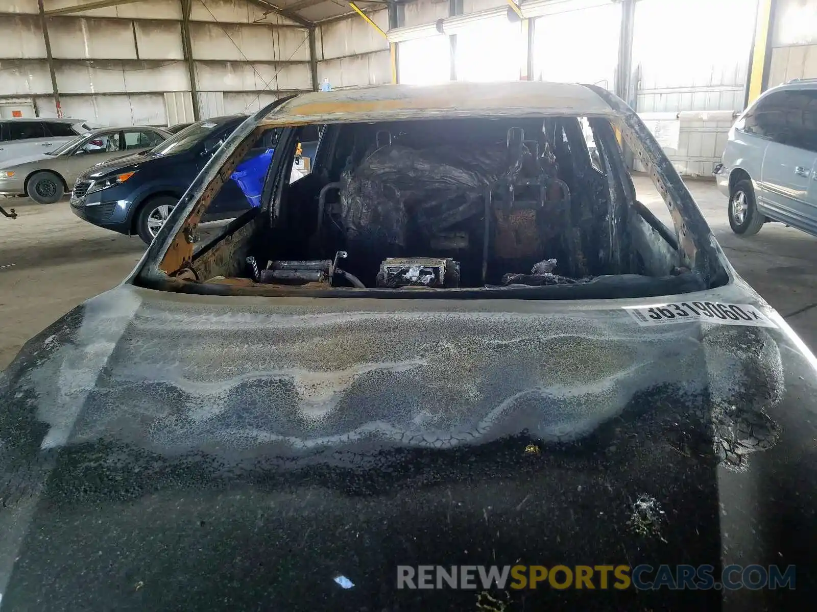 9 Photograph of a damaged car 5TDZZRFH0KS366202 TOYOTA HIGHLANDER 2019