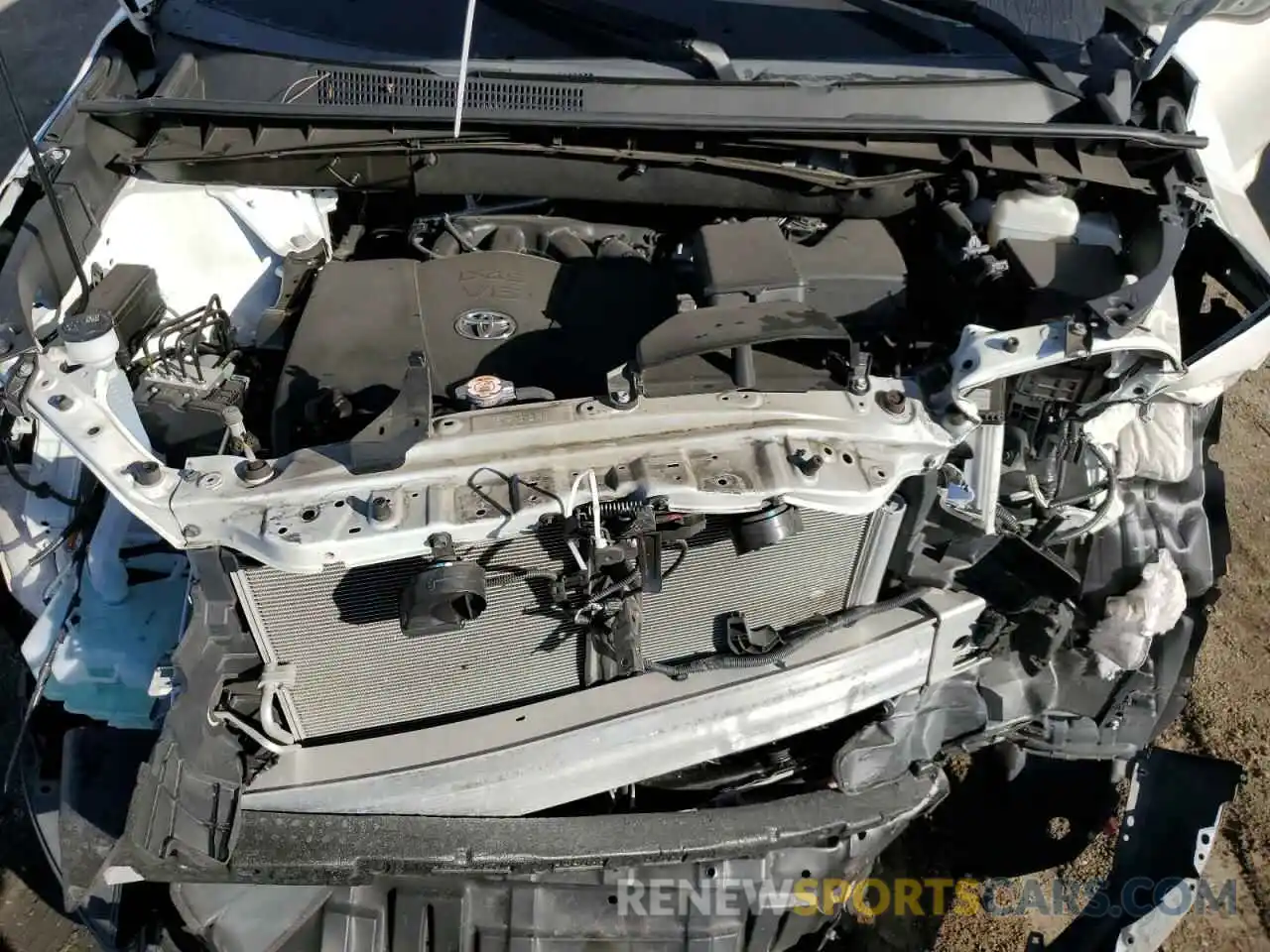 12 Photograph of a damaged car 5TDZZRFH0KS368094 TOYOTA HIGHLANDER 2019