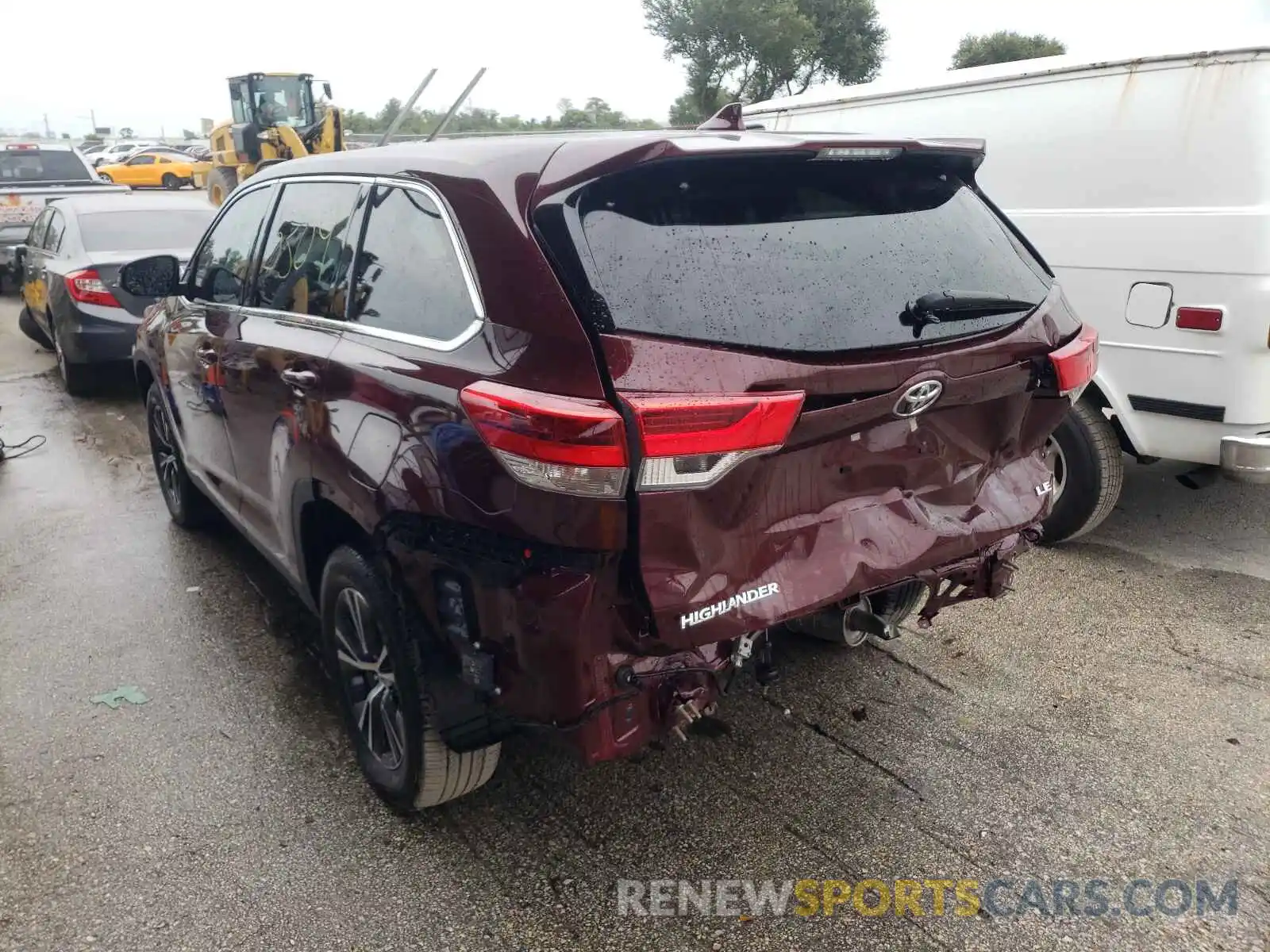 3 Photograph of a damaged car 5TDZZRFH0KS369424 TOYOTA HIGHLANDER 2019