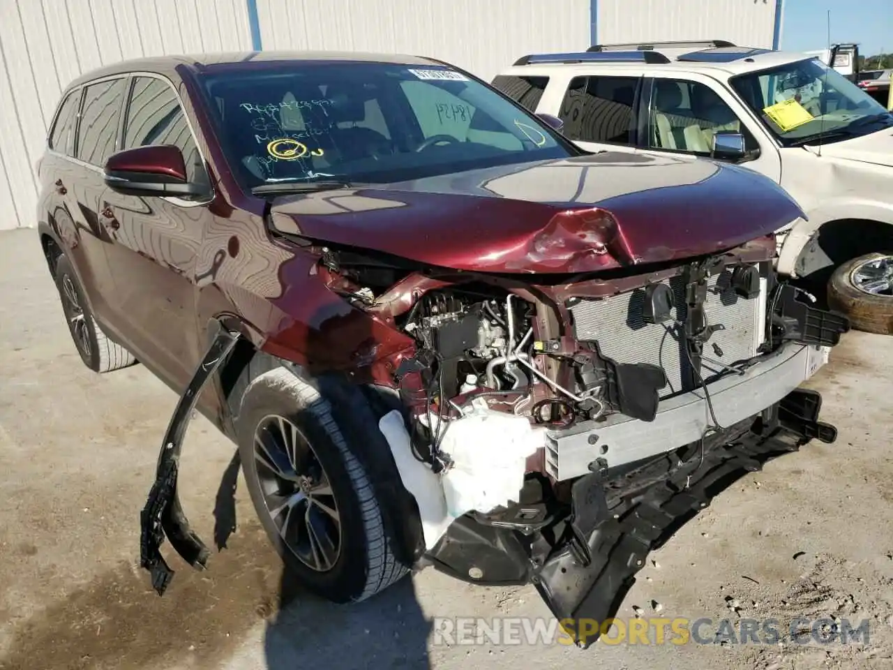 1 Photograph of a damaged car 5TDZZRFH0KS369620 TOYOTA HIGHLANDER 2019