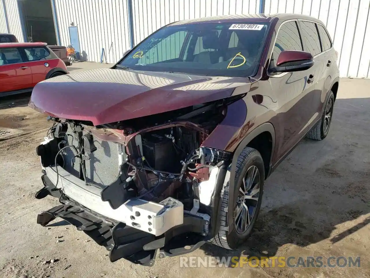 2 Photograph of a damaged car 5TDZZRFH0KS369620 TOYOTA HIGHLANDER 2019