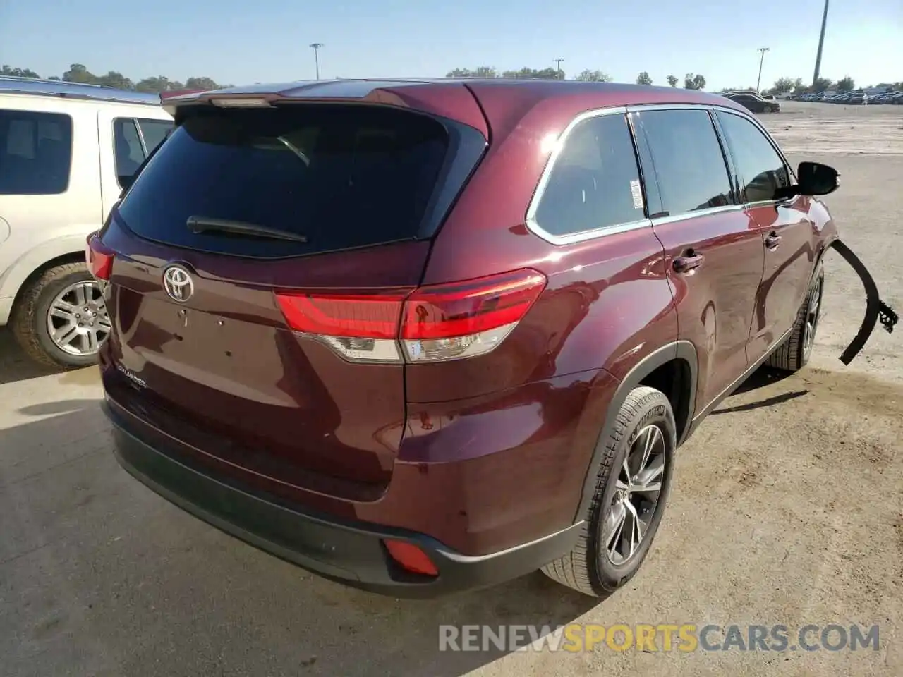 4 Фотография поврежденного автомобиля 5TDZZRFH0KS369620 TOYOTA HIGHLANDER 2019