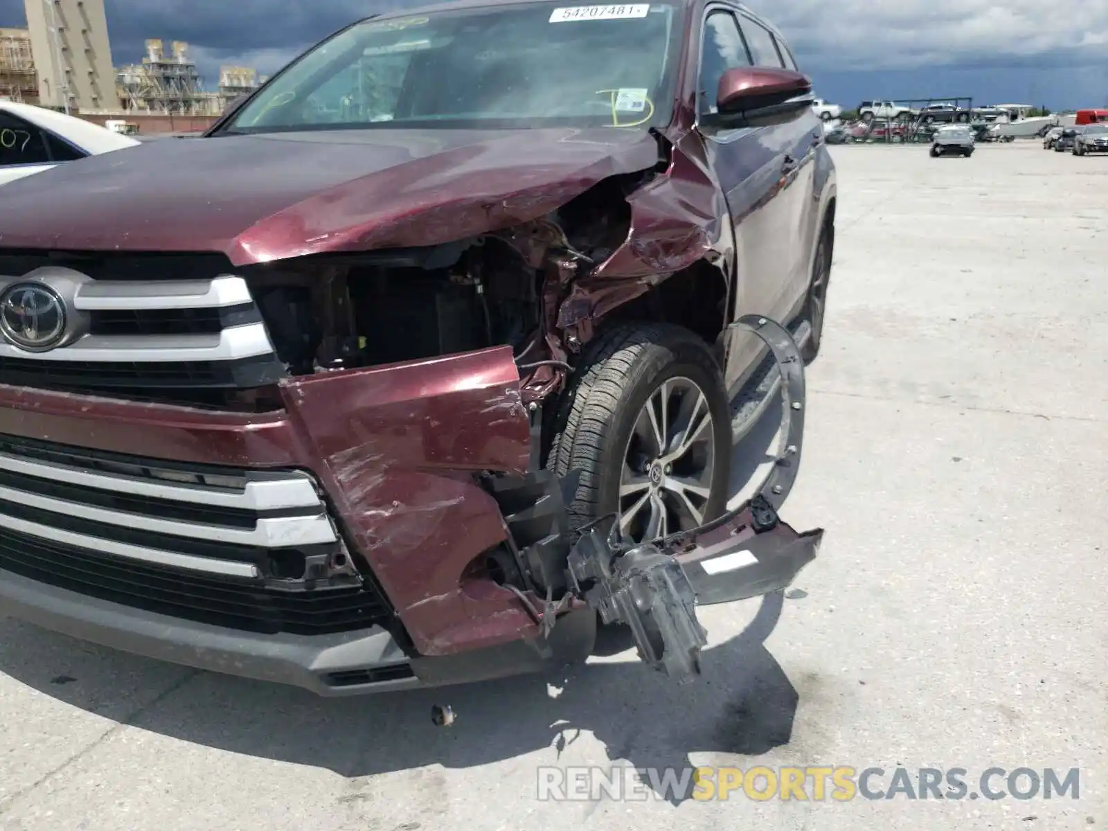 9 Photograph of a damaged car 5TDZZRFH1KS291218 TOYOTA HIGHLANDER 2019