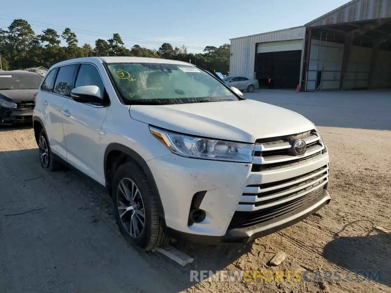 1 Photograph of a damaged car 5TDZZRFH1KS291669 TOYOTA HIGHLANDER 2019