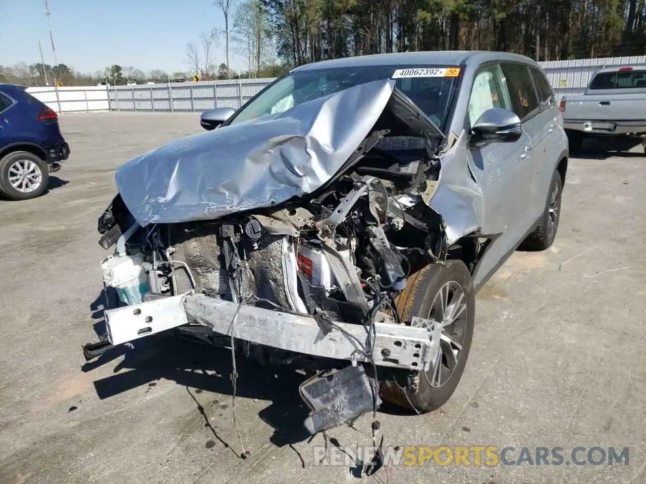 2 Photograph of a damaged car 5TDZZRFH1KS291672 TOYOTA HIGHLANDER 2019