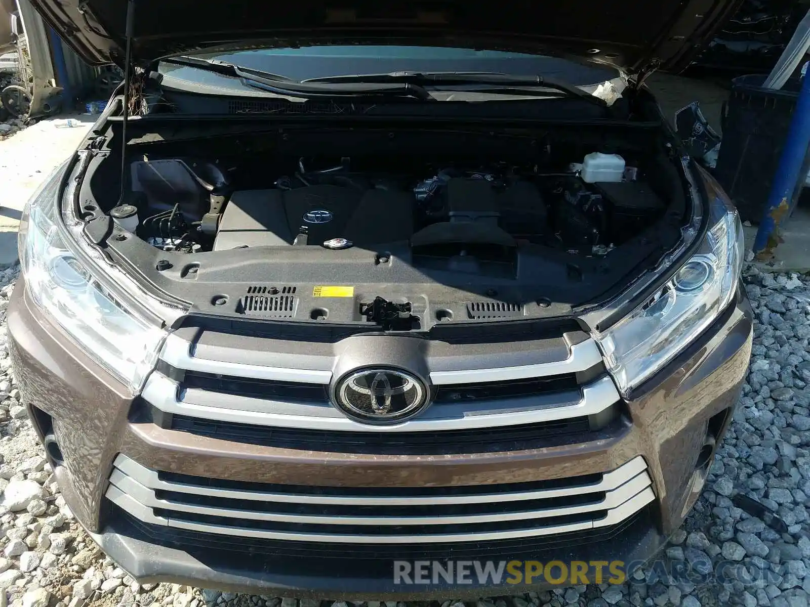 7 Photograph of a damaged car 5TDZZRFH1KS297052 TOYOTA HIGHLANDER 2019