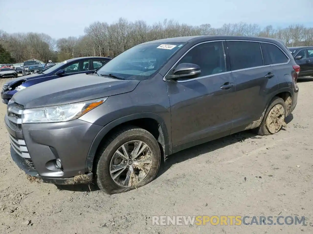 1 Photograph of a damaged car 5TDZZRFH1KS297620 TOYOTA HIGHLANDER 2019