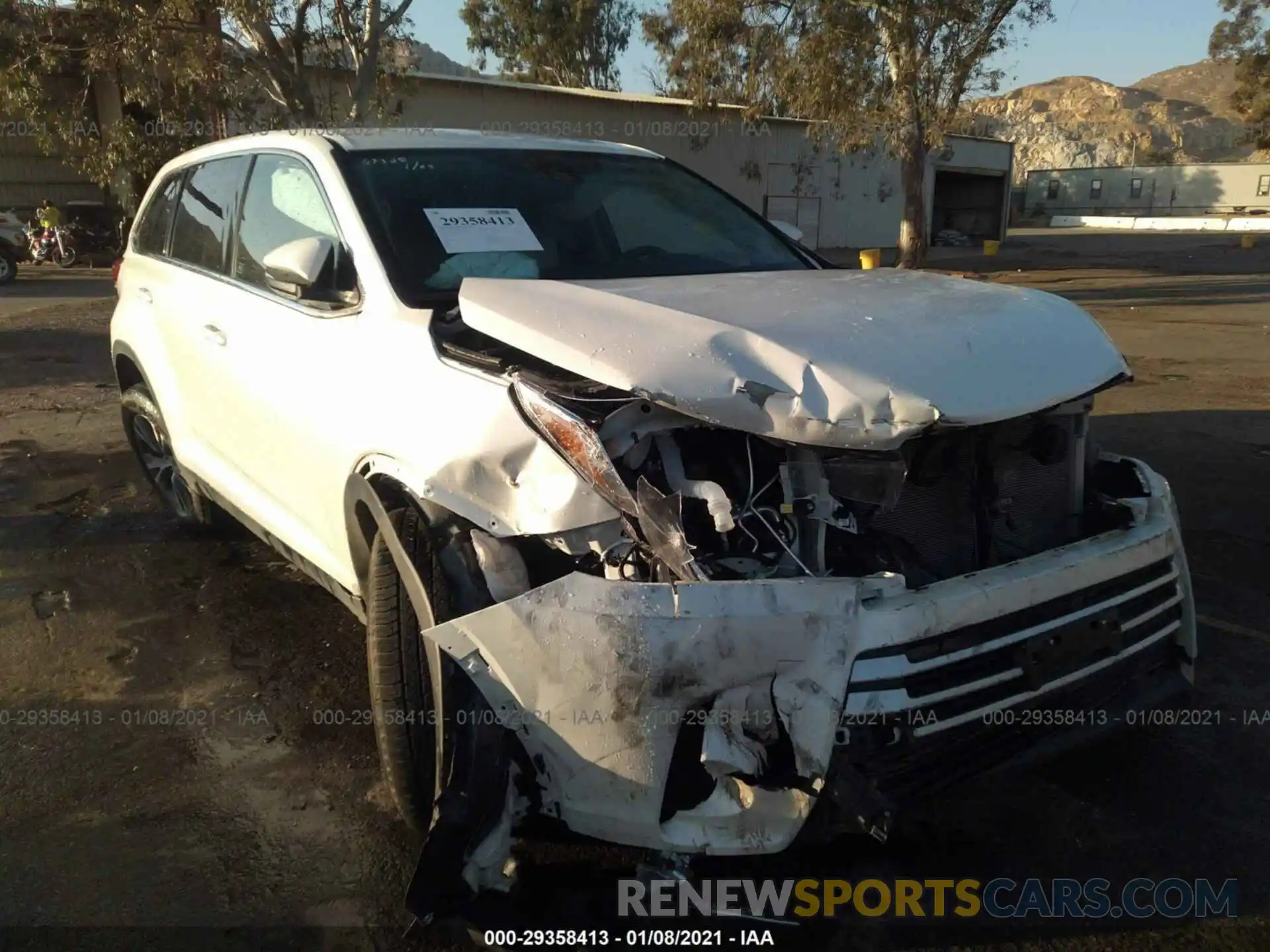 1 Photograph of a damaged car 5TDZZRFH1KS302346 TOYOTA HIGHLANDER 2019