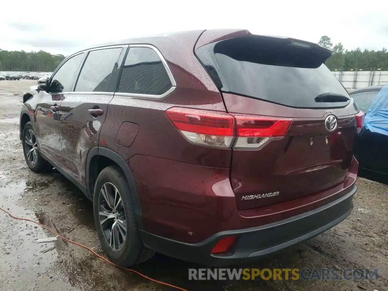 3 Photograph of a damaged car 5TDZZRFH1KS304646 TOYOTA HIGHLANDER 2019