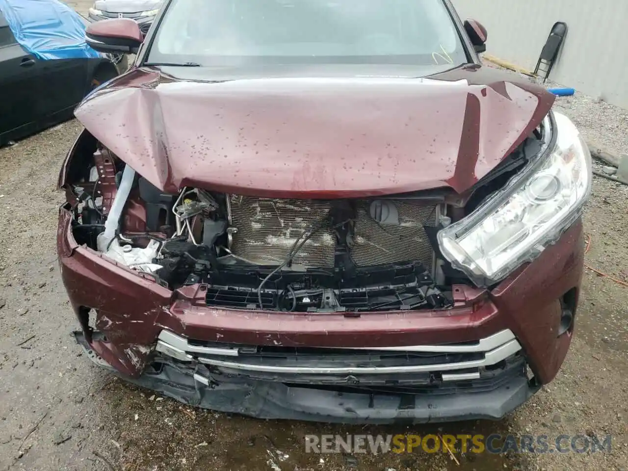 7 Photograph of a damaged car 5TDZZRFH1KS304646 TOYOTA HIGHLANDER 2019