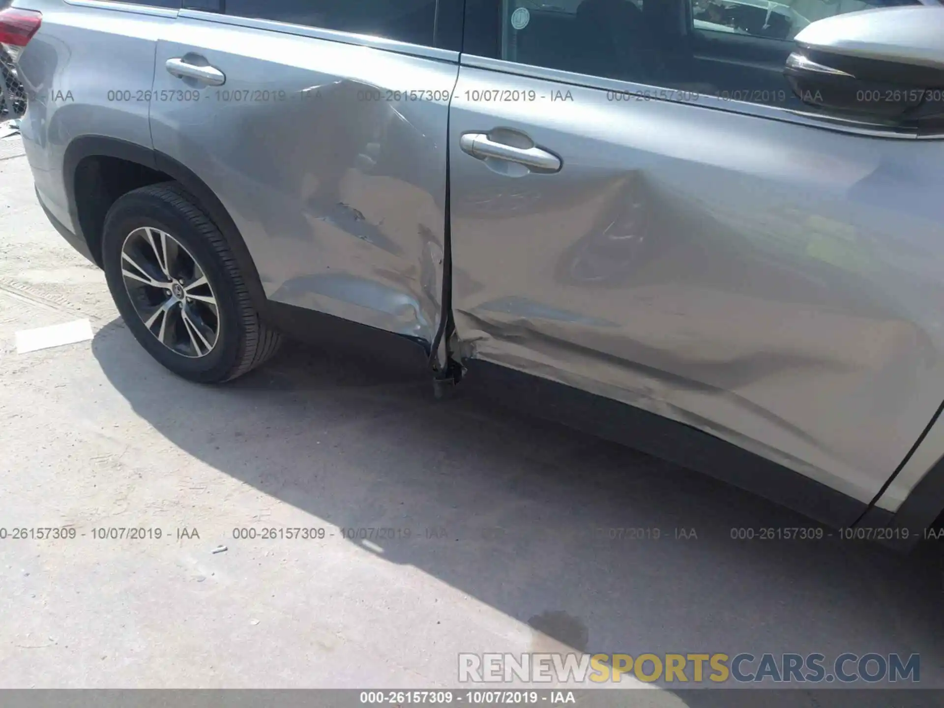 6 Фотография поврежденного автомобиля 5TDZZRFH1KS305070 TOYOTA HIGHLANDER 2019