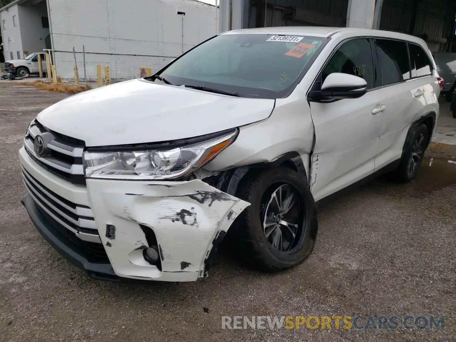 2 Фотография поврежденного автомобиля 5TDZZRFH1KS305487 TOYOTA HIGHLANDER 2019