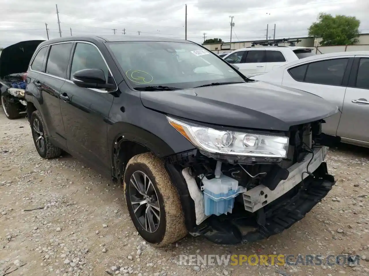 1 Photograph of a damaged car 5TDZZRFH1KS308535 TOYOTA HIGHLANDER 2019