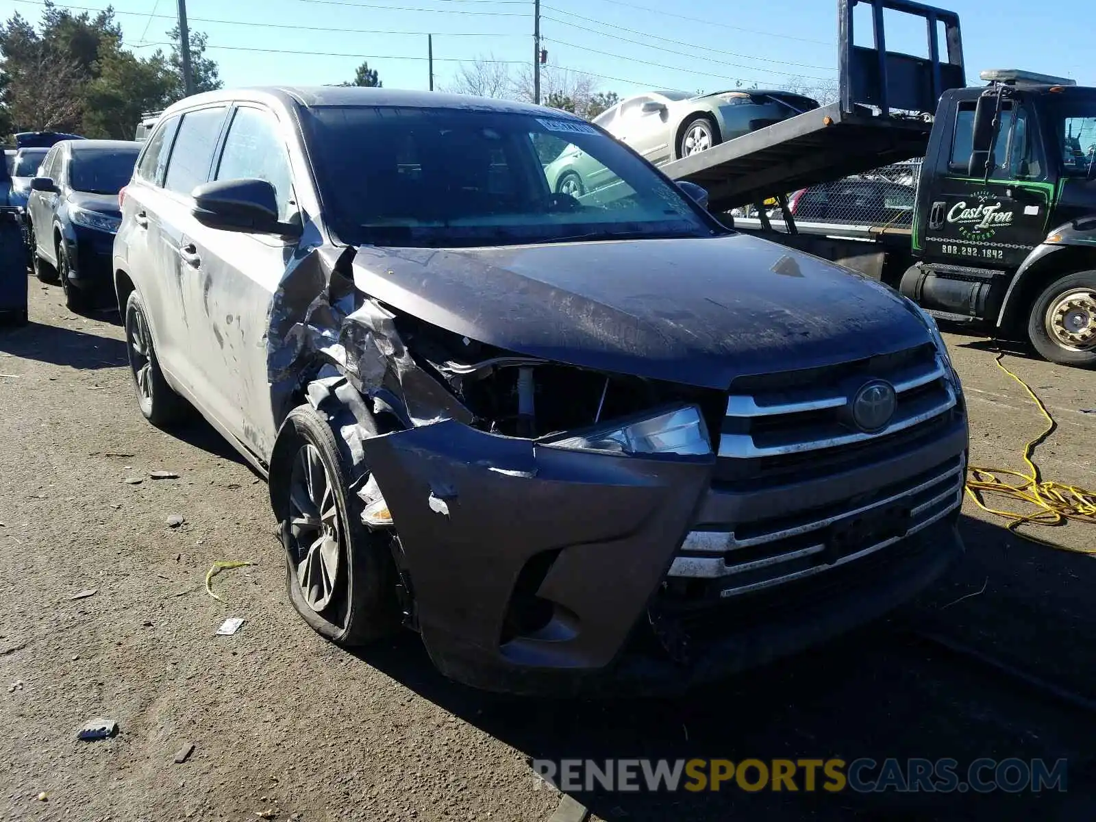 1 Photograph of a damaged car 5TDZZRFH1KS312519 TOYOTA HIGHLANDER 2019