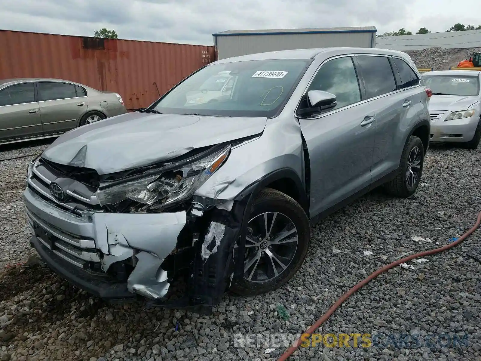 2 Photograph of a damaged car 5TDZZRFH1KS327554 TOYOTA HIGHLANDER 2019