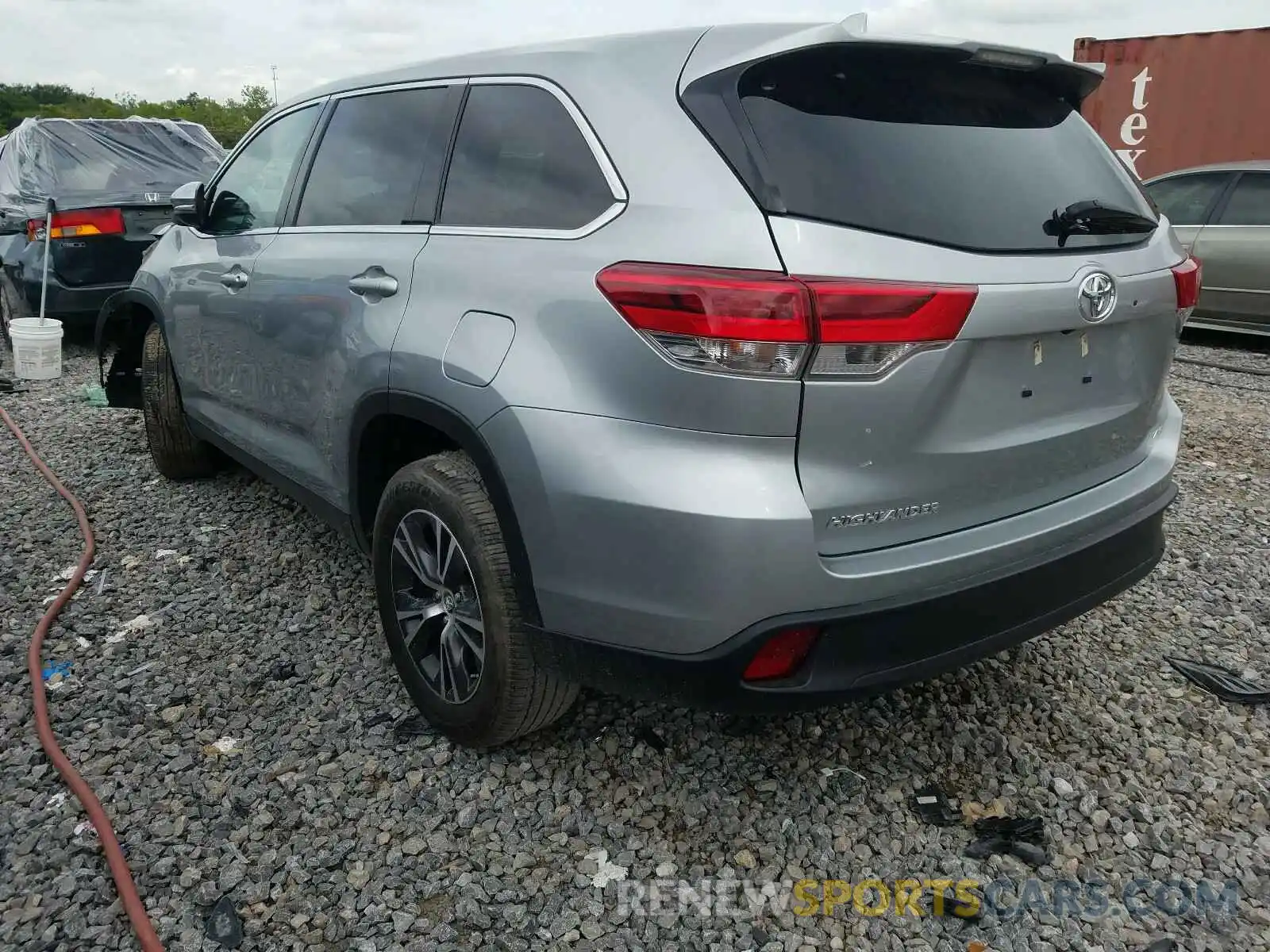 3 Photograph of a damaged car 5TDZZRFH1KS327554 TOYOTA HIGHLANDER 2019