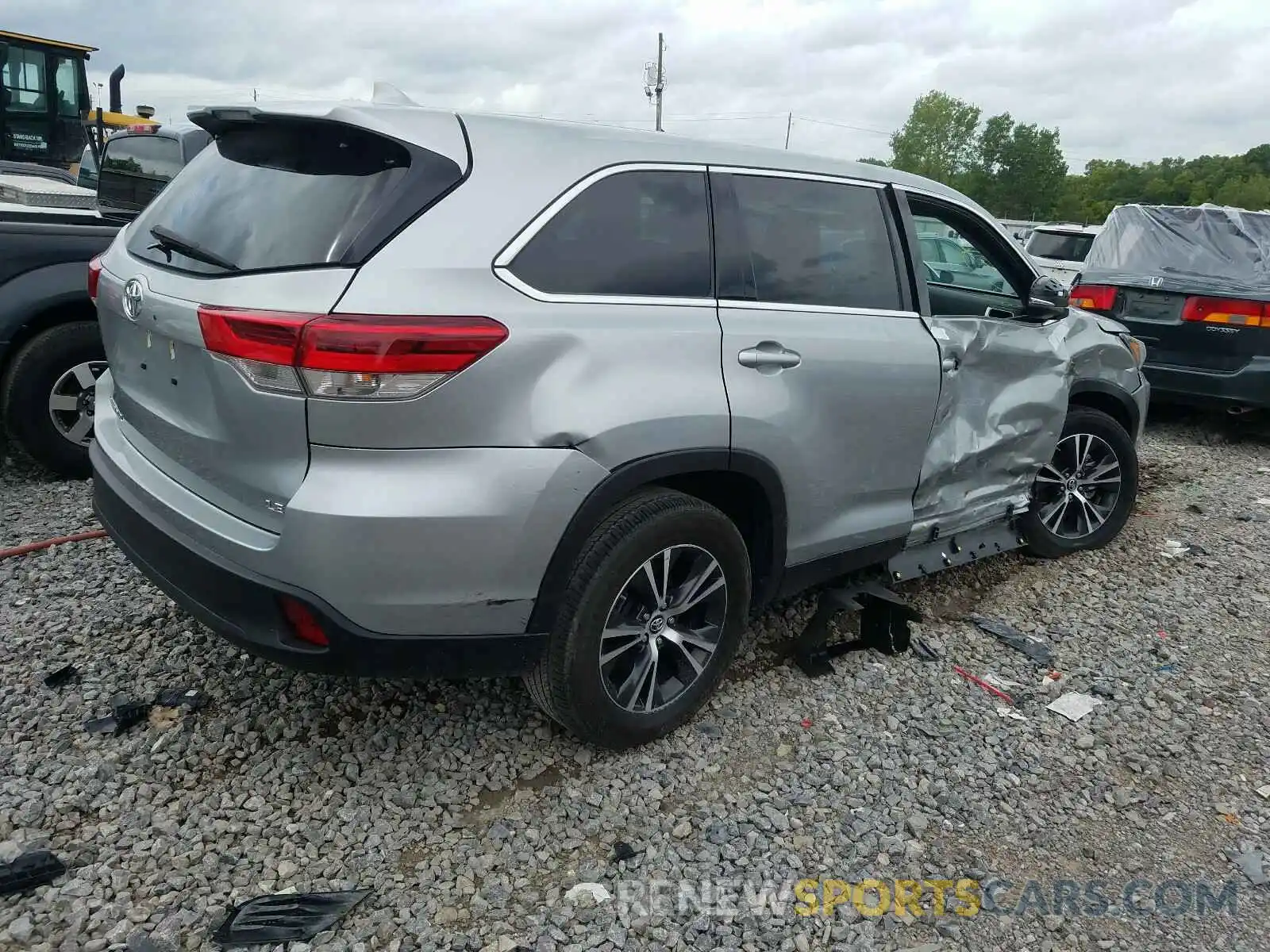 4 Фотография поврежденного автомобиля 5TDZZRFH1KS327554 TOYOTA HIGHLANDER 2019