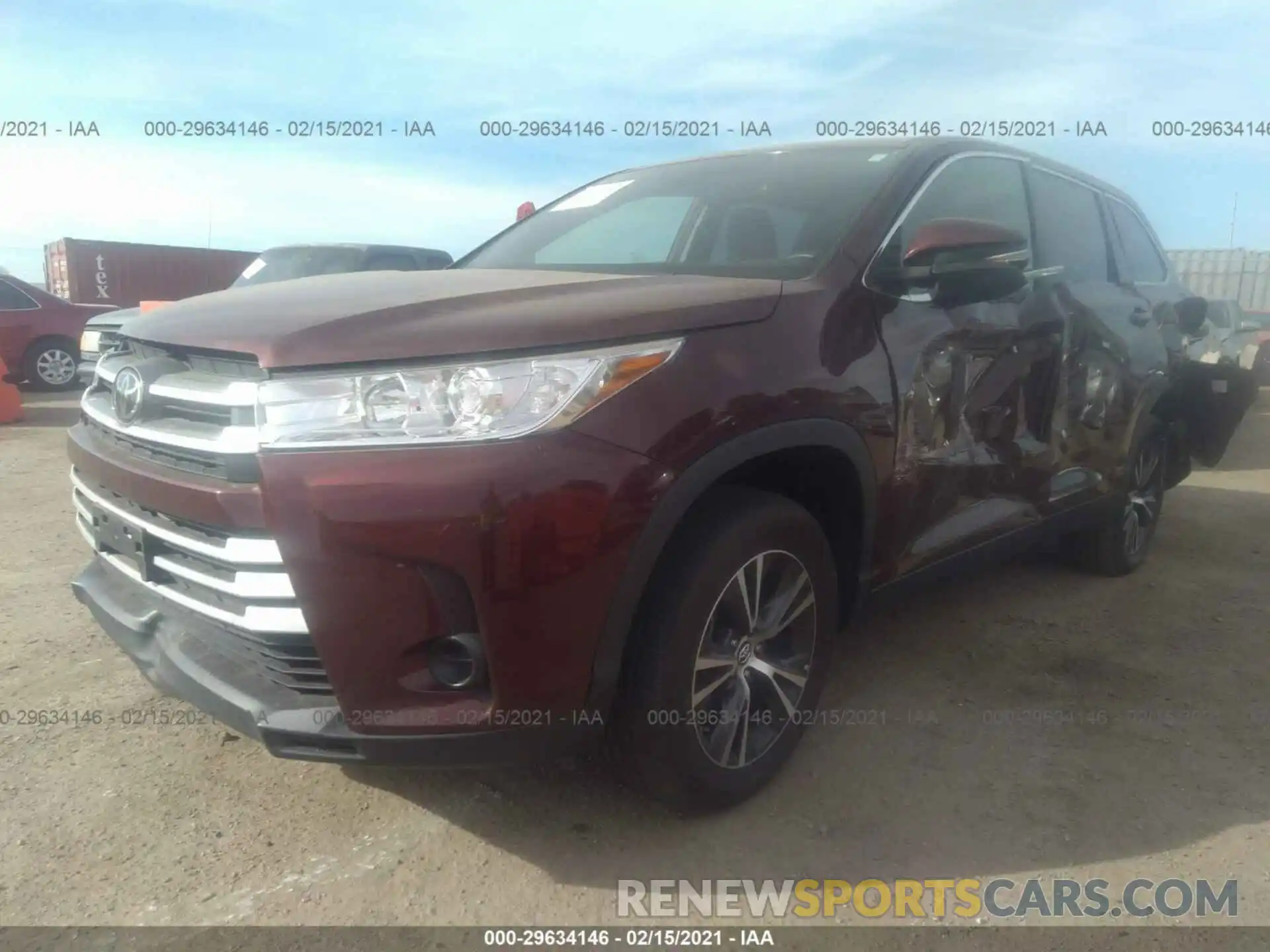 2 Photograph of a damaged car 5TDZZRFH1KS327604 TOYOTA HIGHLANDER 2019