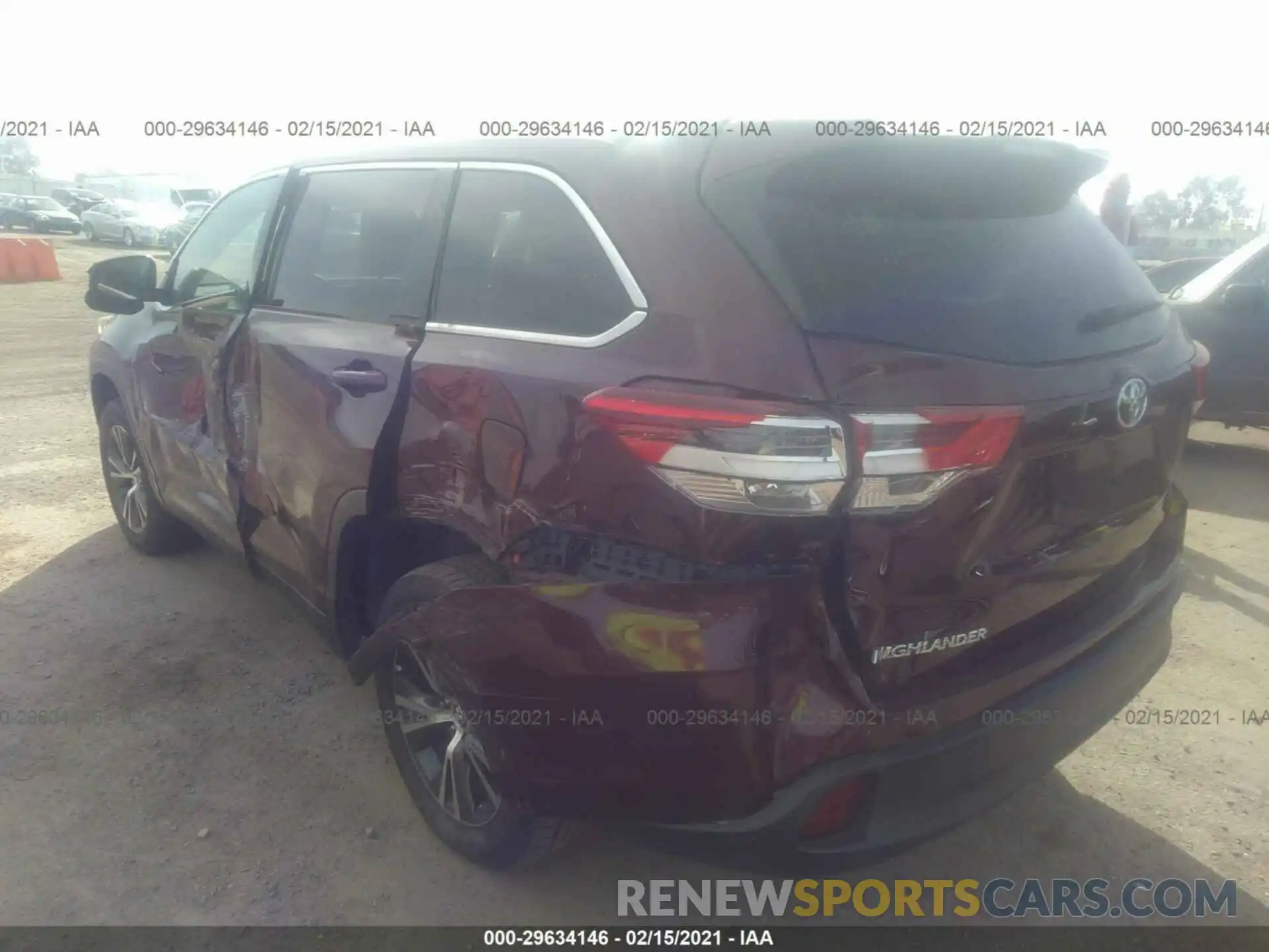 3 Photograph of a damaged car 5TDZZRFH1KS327604 TOYOTA HIGHLANDER 2019