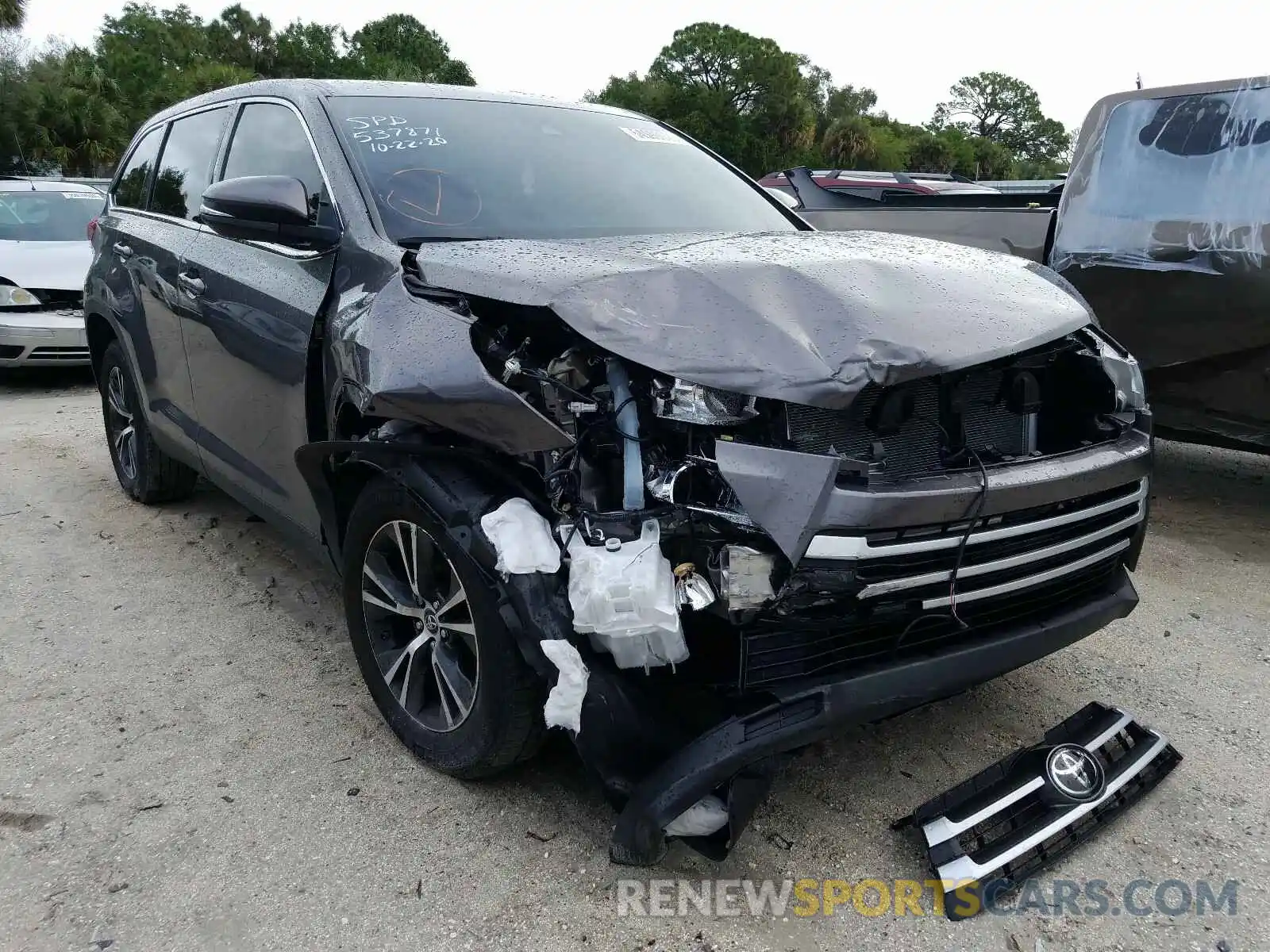 1 Photograph of a damaged car 5TDZZRFH1KS327912 TOYOTA HIGHLANDER 2019