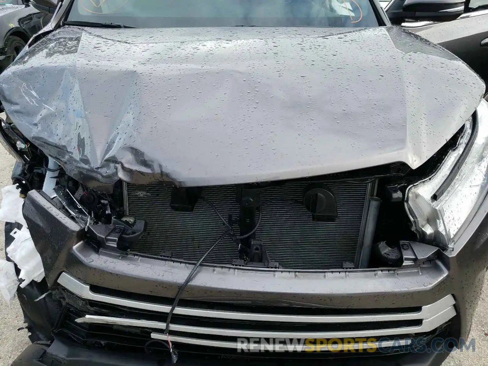 7 Photograph of a damaged car 5TDZZRFH1KS327912 TOYOTA HIGHLANDER 2019