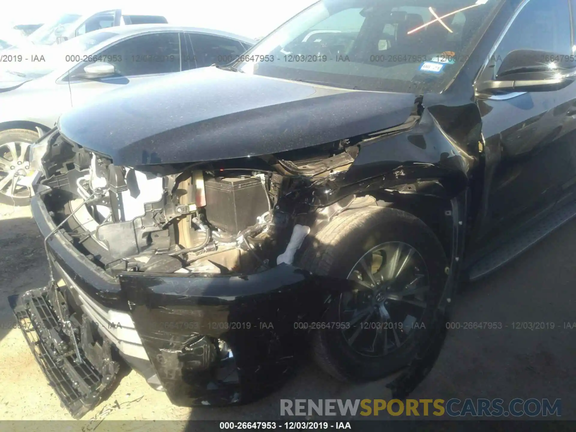 2 Photograph of a damaged car 5TDZZRFH1KS332706 TOYOTA HIGHLANDER 2019